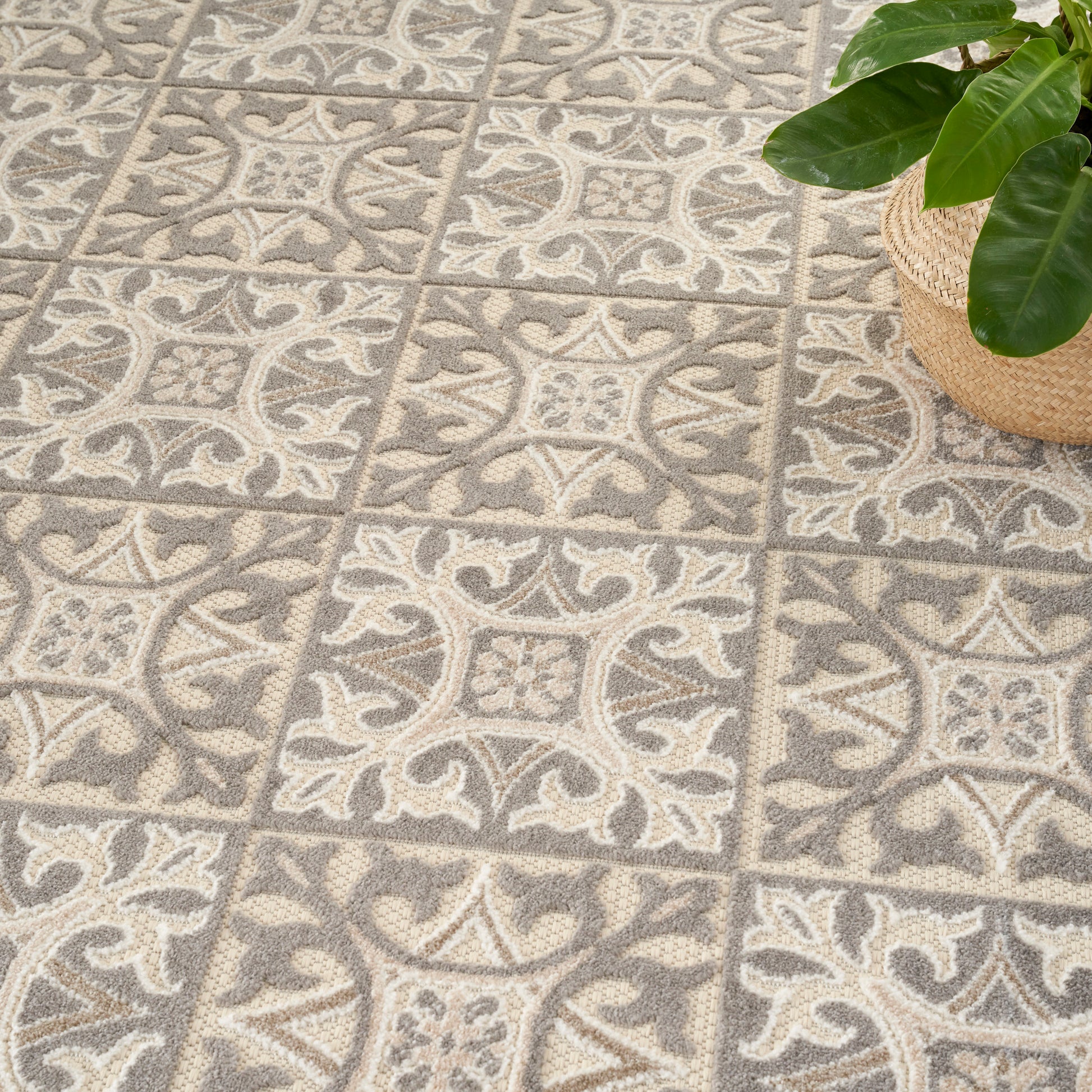 Nourison Home Aloha  Ivory Grey  Contemporary