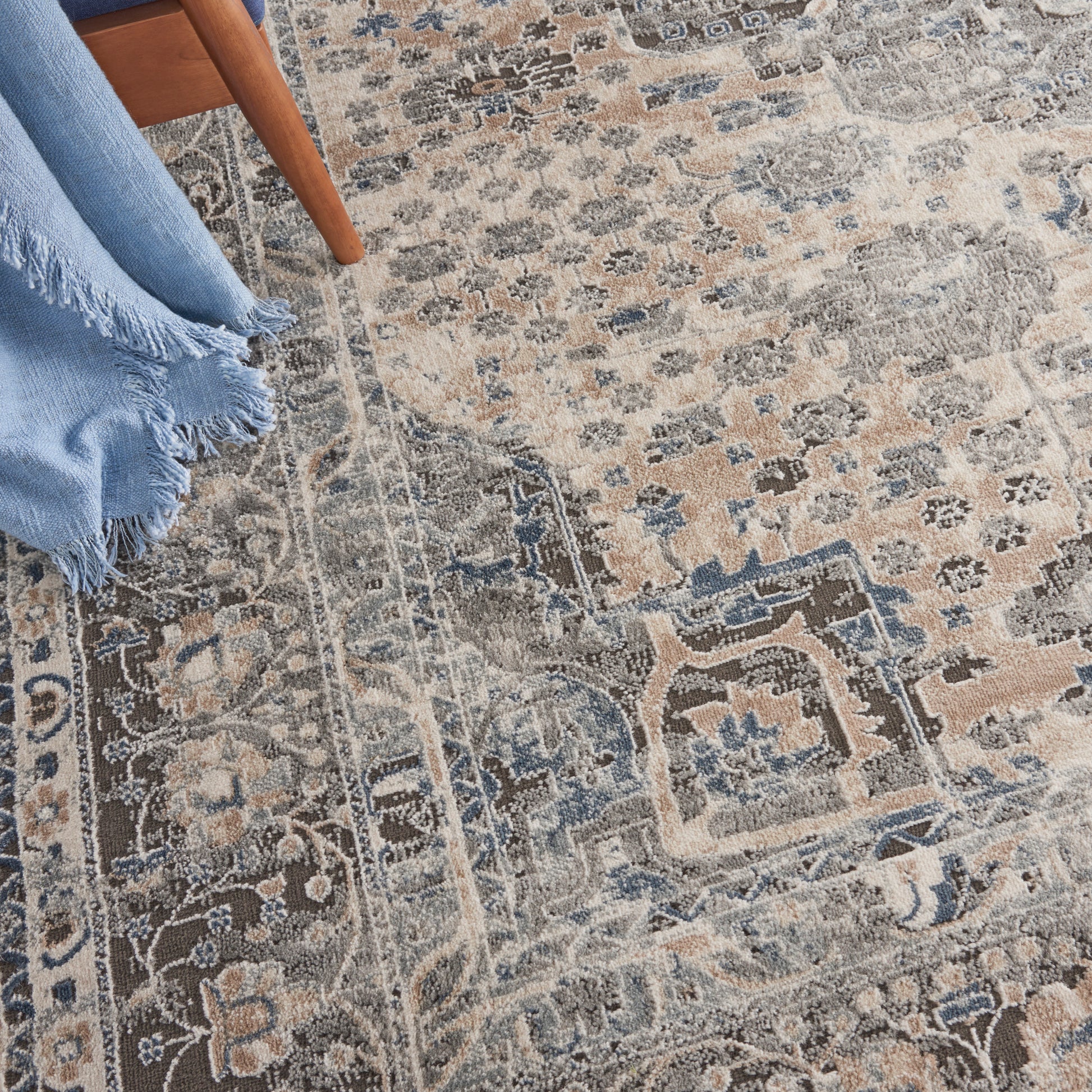 Nourison Home Quarry  Grey Ivory  Transitional