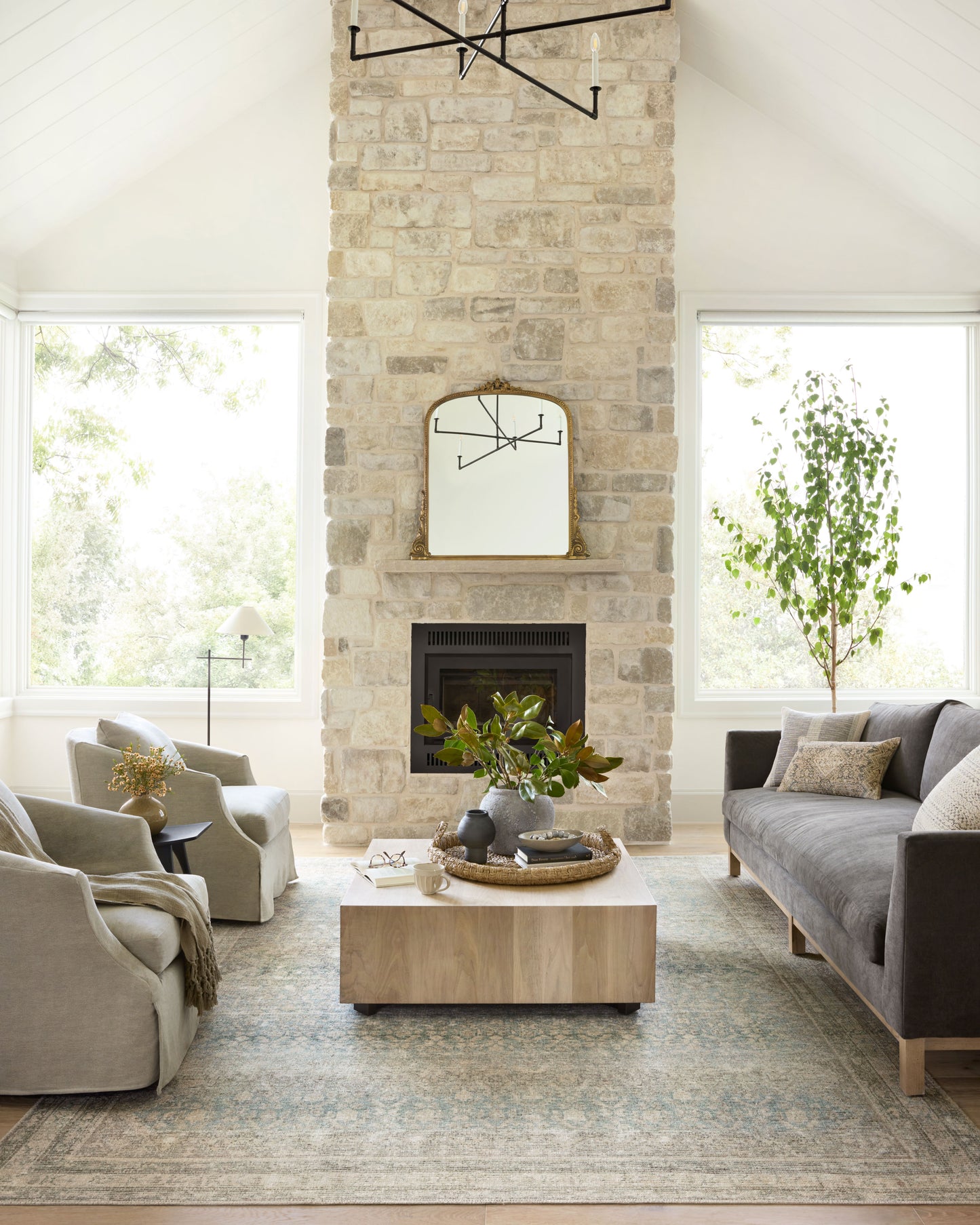 Angela Rose x Loloi Aubrey  Jade Natural Traditional