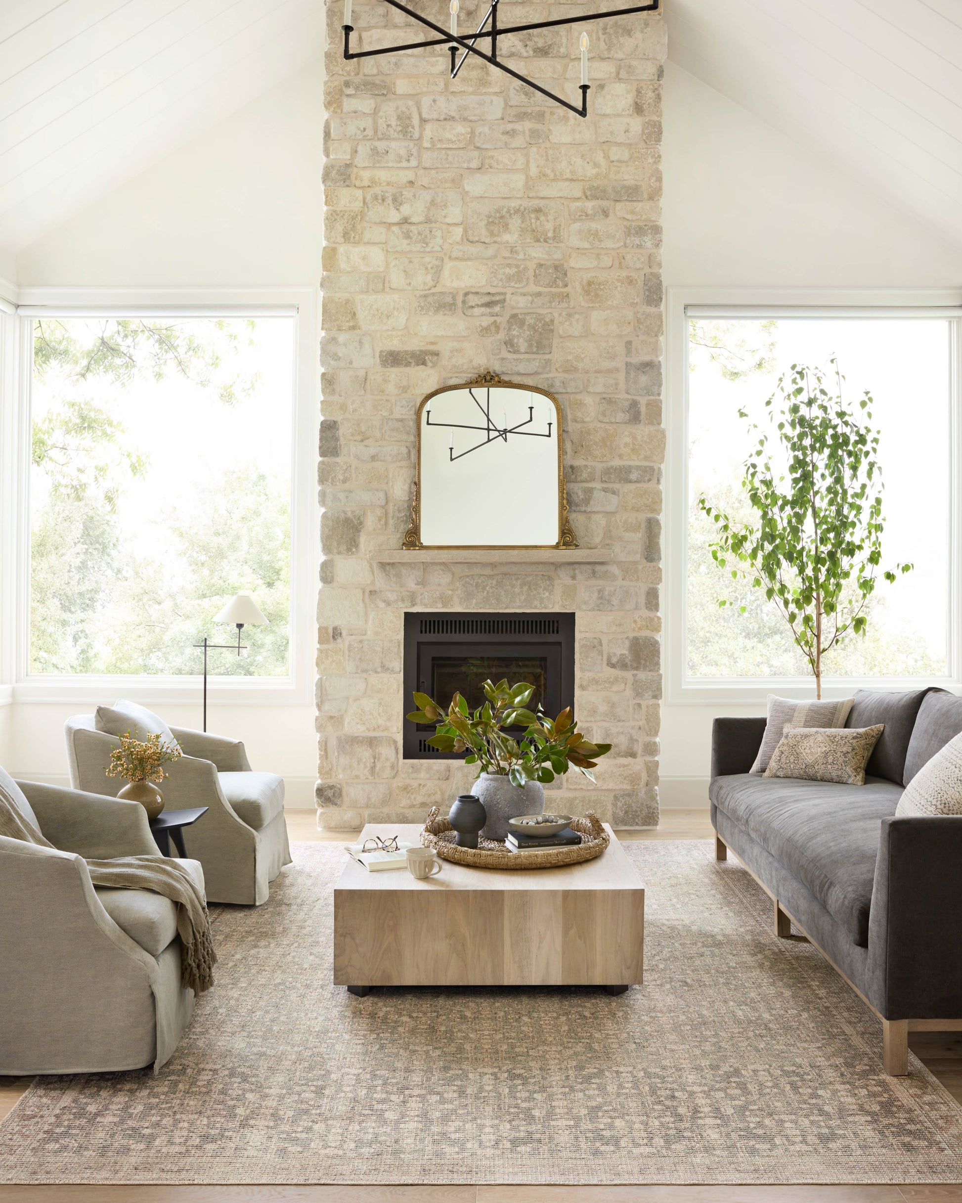 Angela Rose x Loloi Aubrey  Sage Bark Traditional