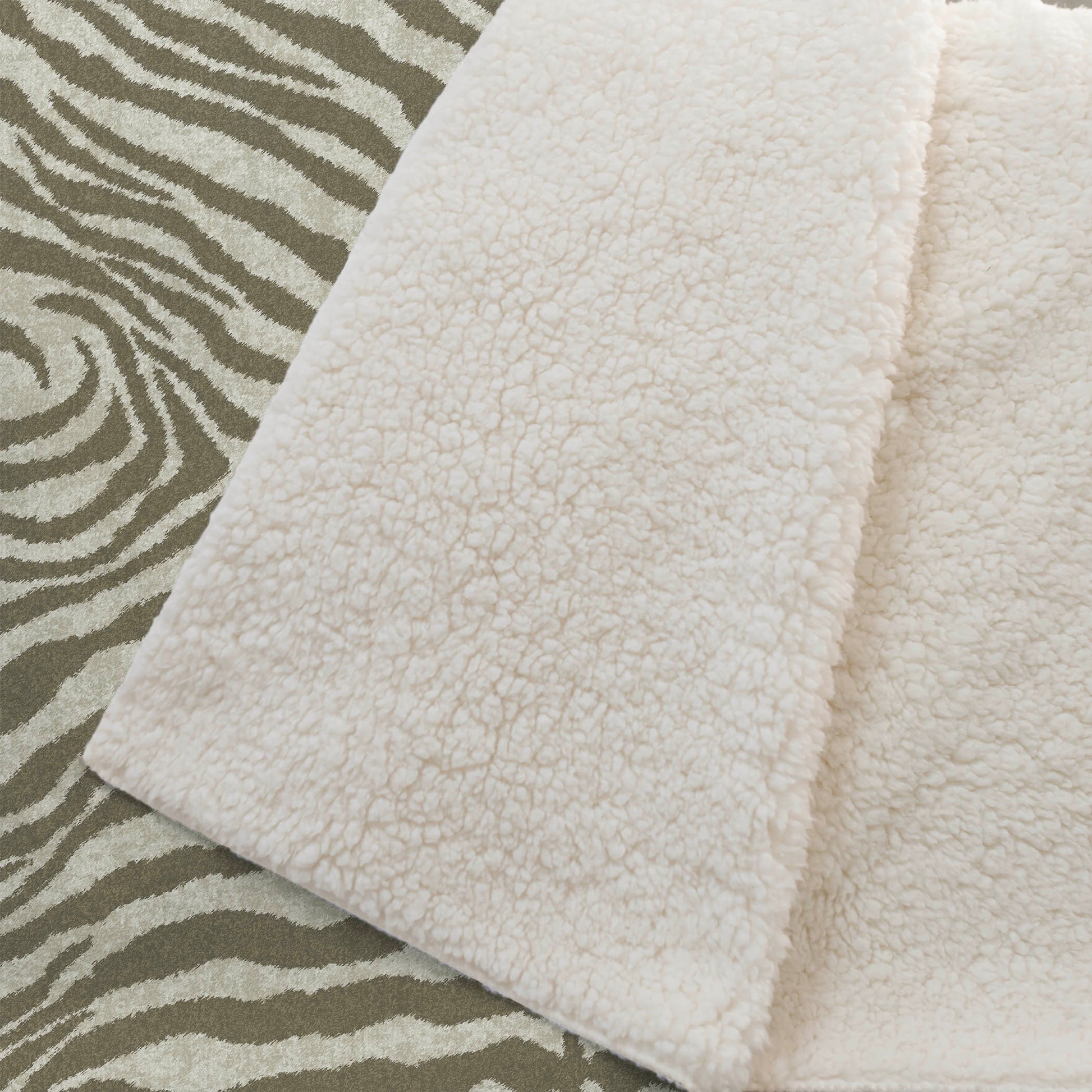 Dalyn Rugs Akina  Mocha  Casual