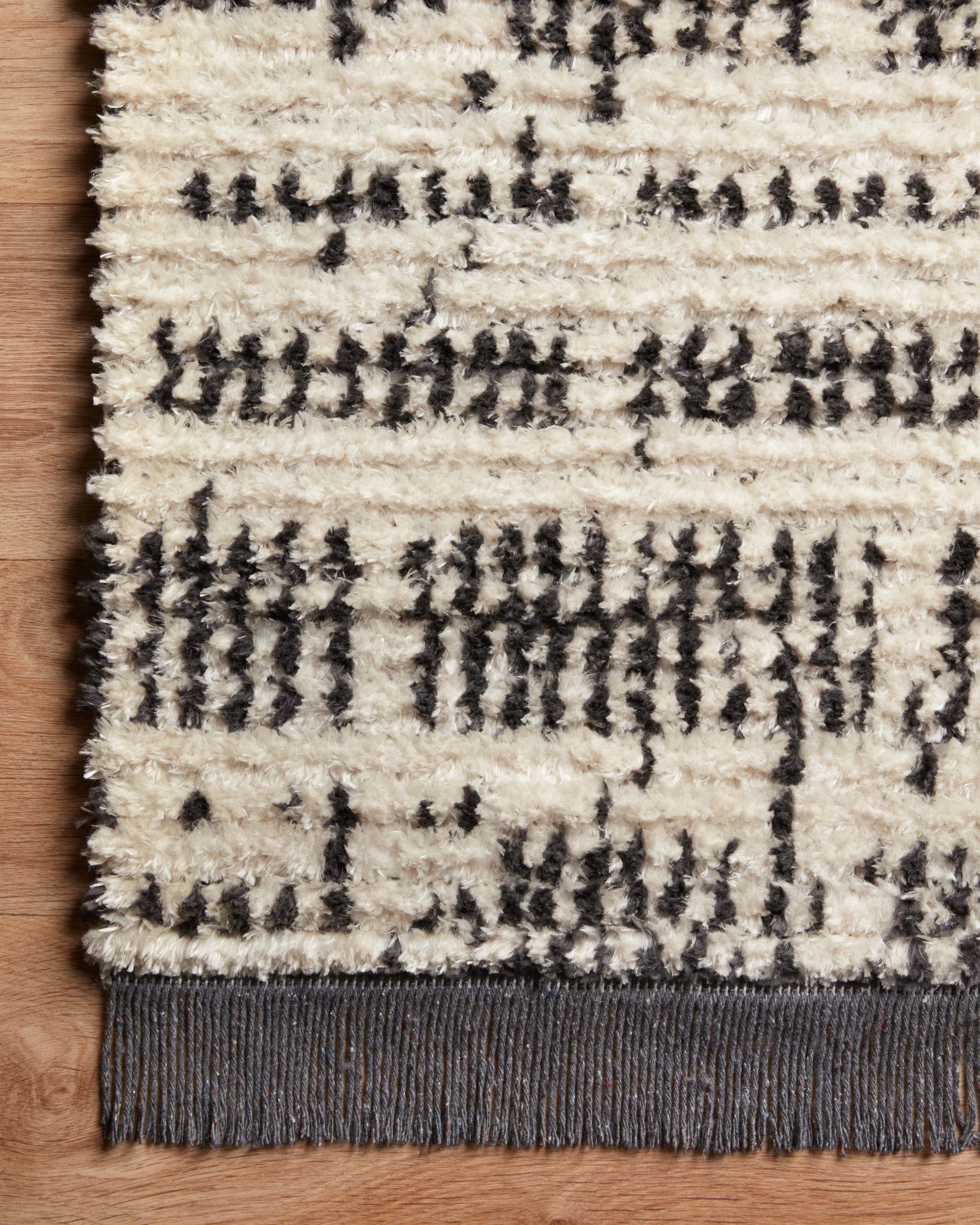 Chris Loves Julia x Loloi Alice  Cream Charcoal Contemporary