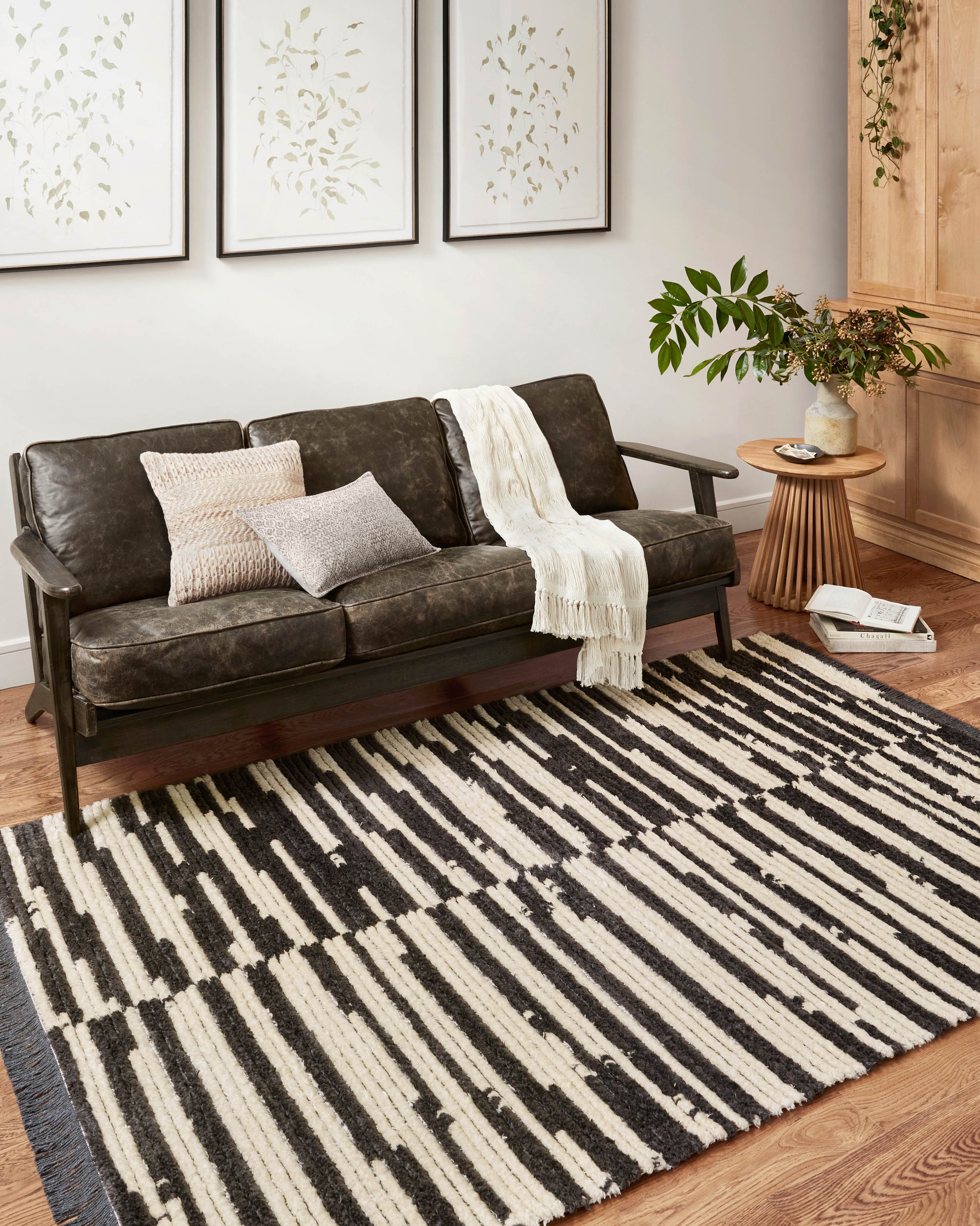 Chris Loves Julia x Loloi Alice  Cream Charcoal Contemporary