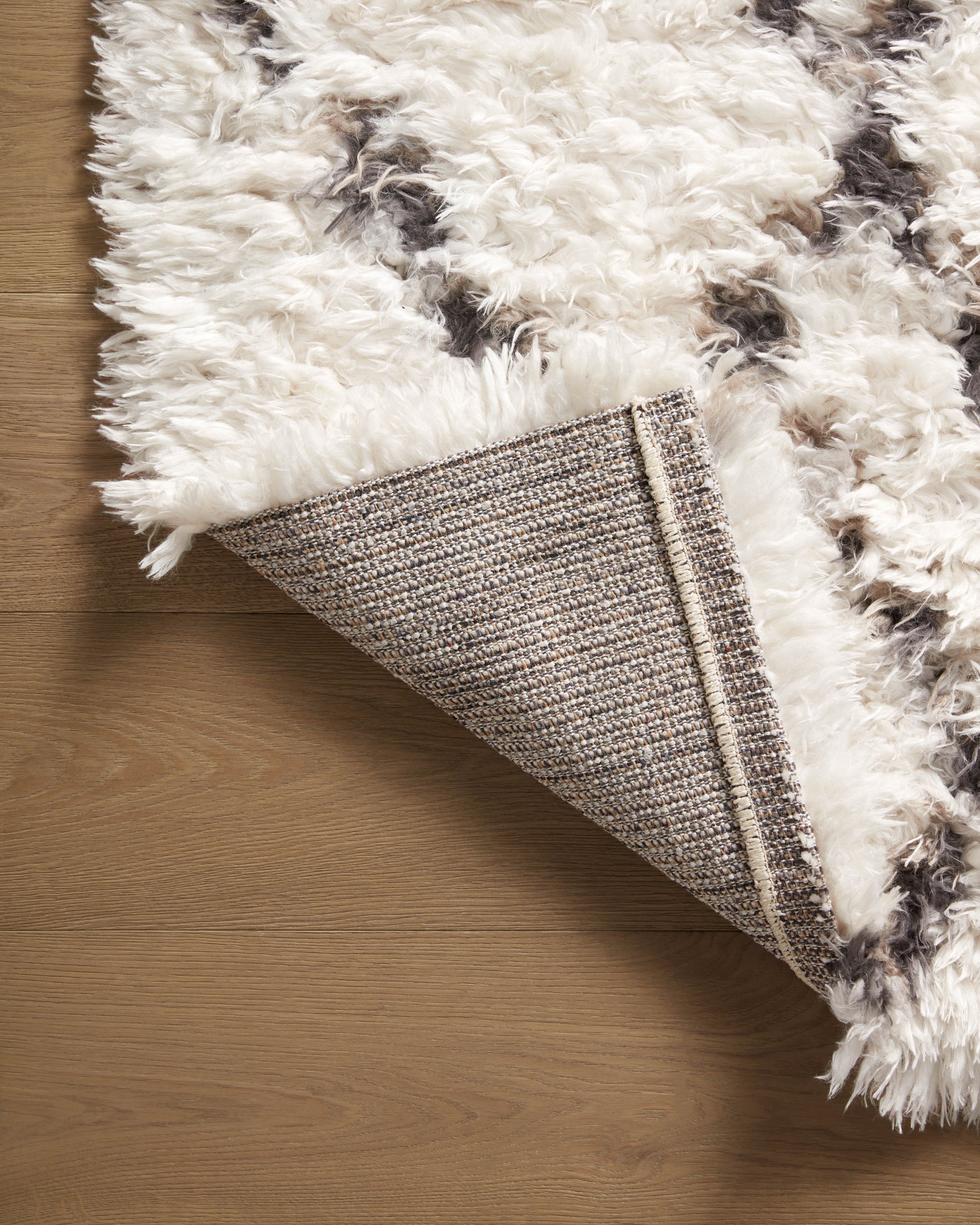 Angela Rose x Loloi Amira  Ivory Bark Shag