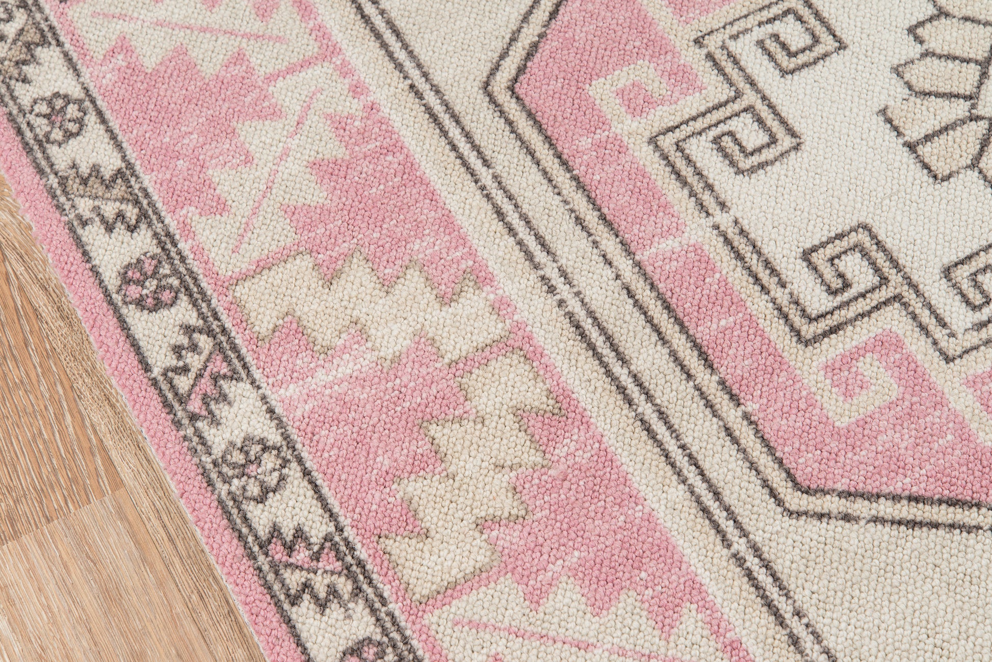 Momeni Anatolia  Pink  Traditional