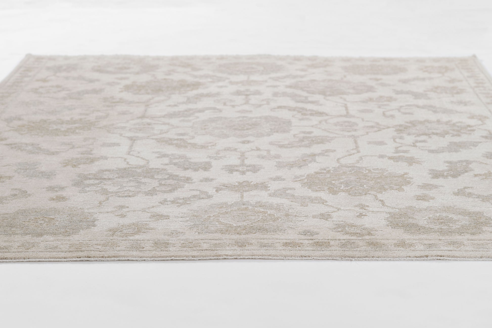 Momeni Ansel  Beige  Traditional