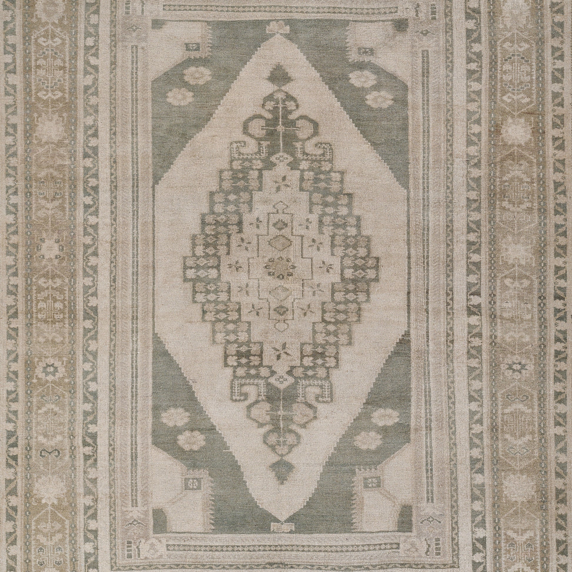 Momeni Ariana  Green  Traditional