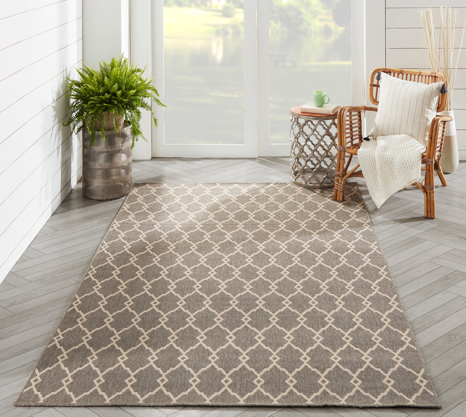 Momeni Baja  Taupe  Contemporary