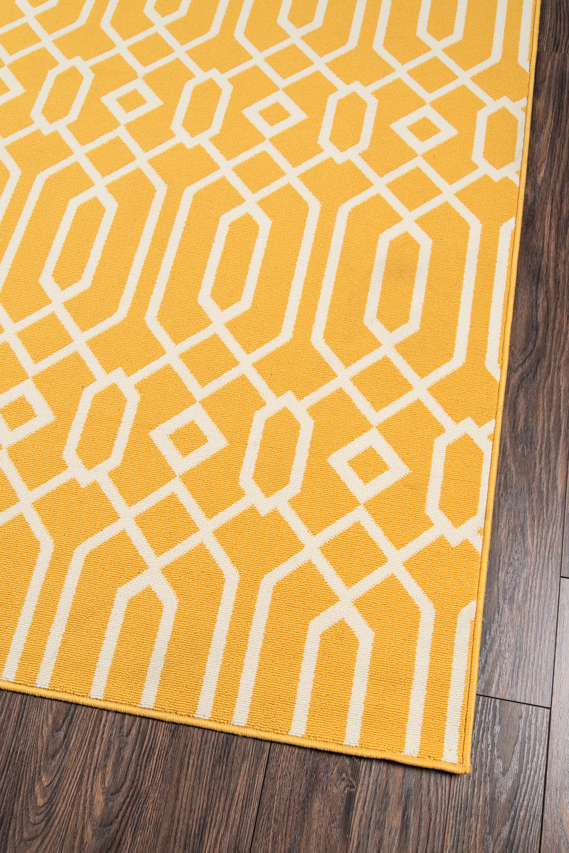 Momeni Baja  Yellow  Contemporary