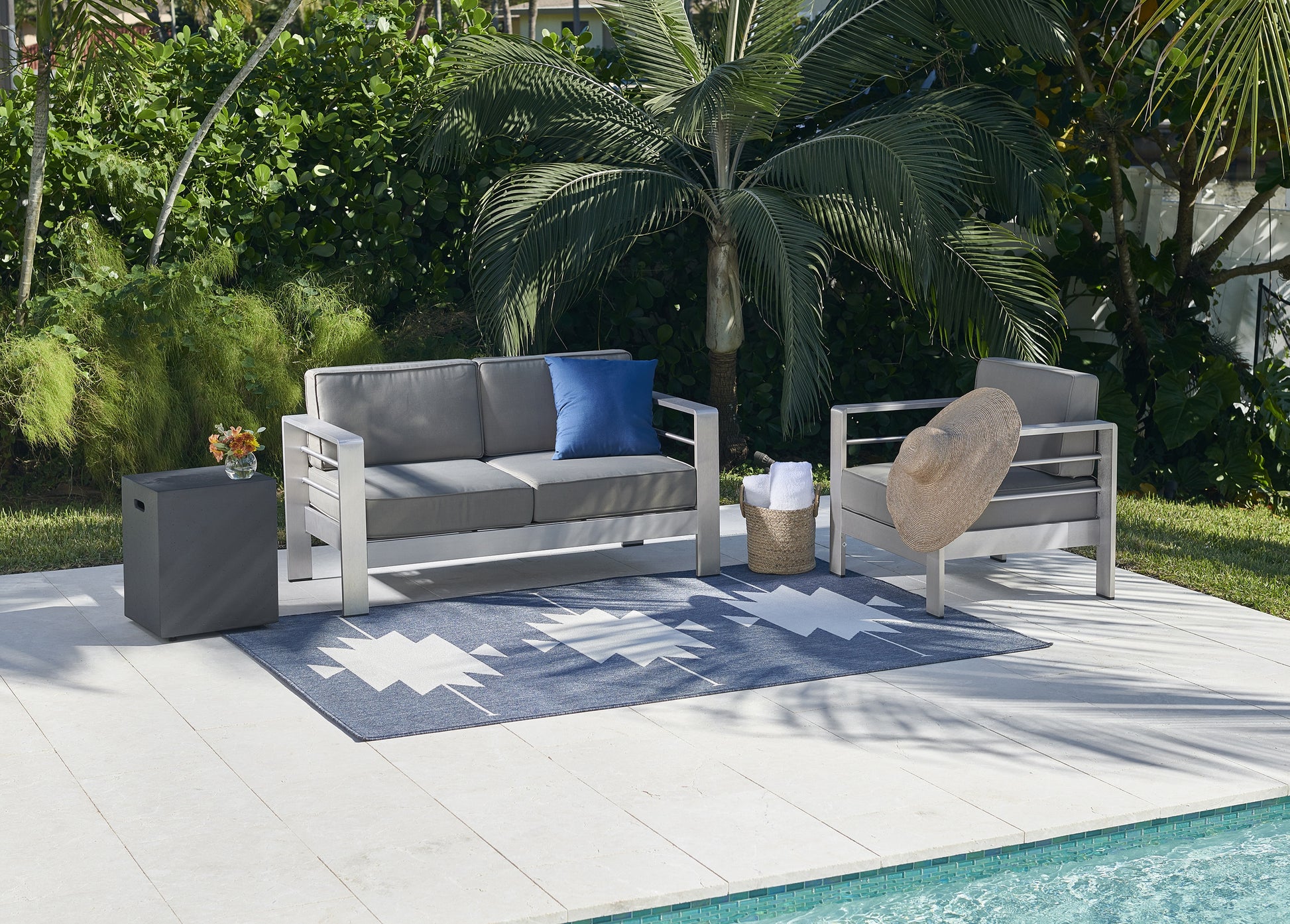 Momeni Baja  Denim  Contemporary