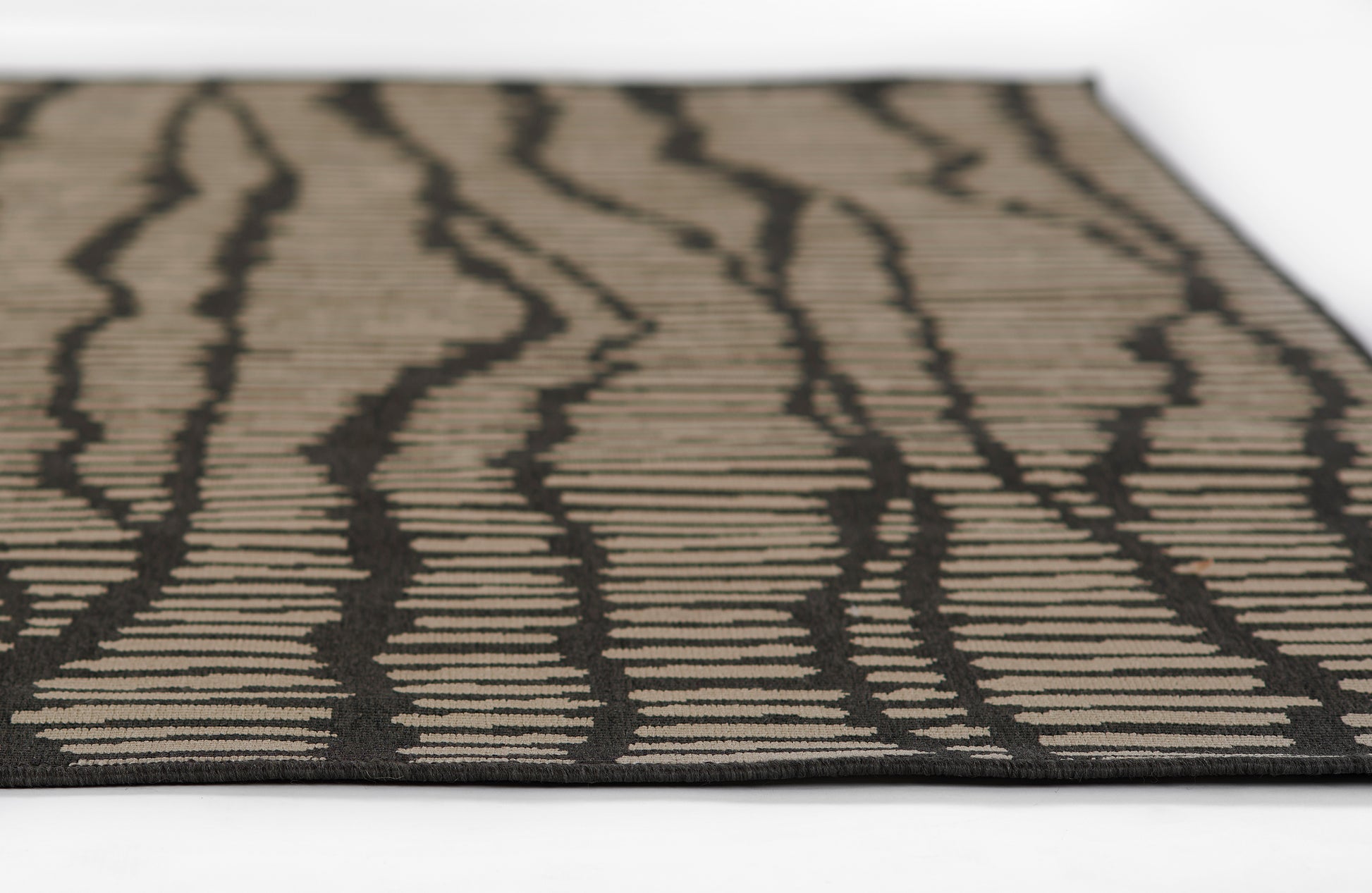 Momeni Baja  Charcoal  Contemporary