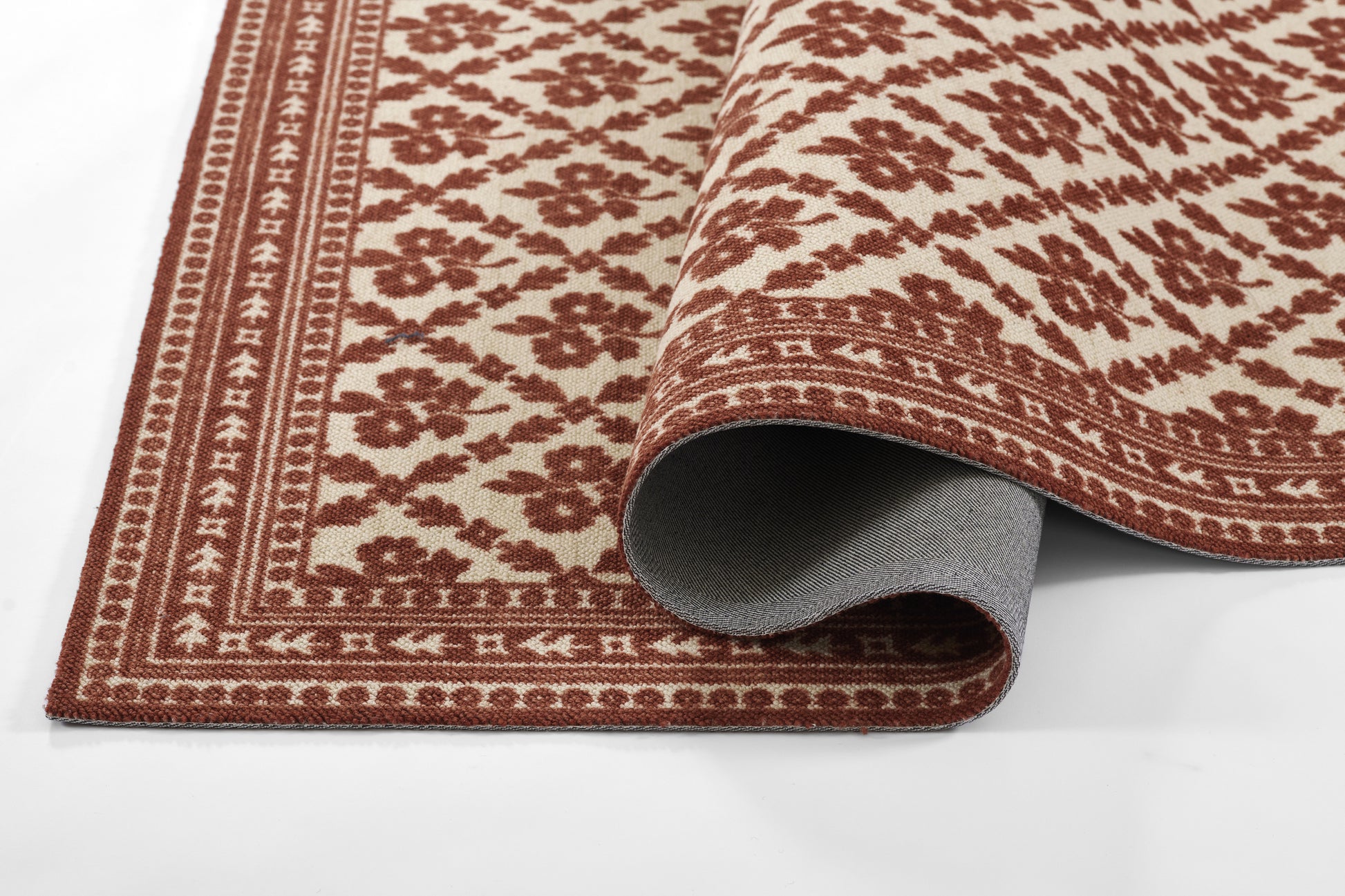 Momeni Bibury  Red  Transitional