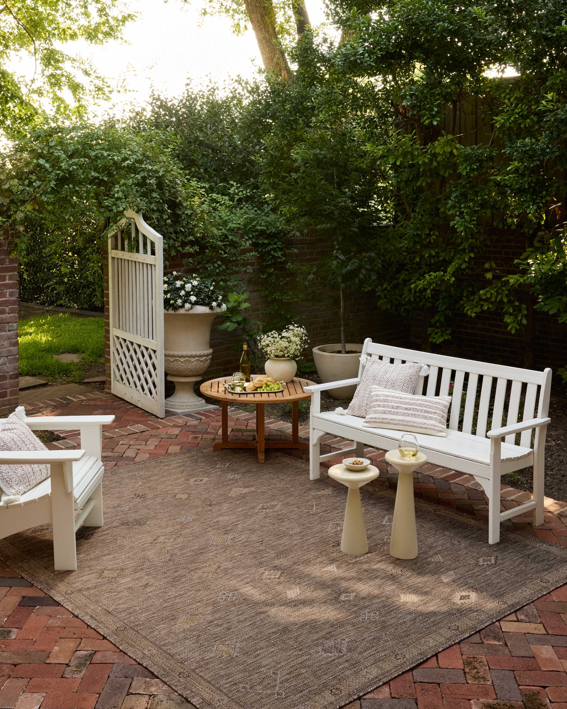 Loloi Birch  Natural Sand Indoor/Outdoor
