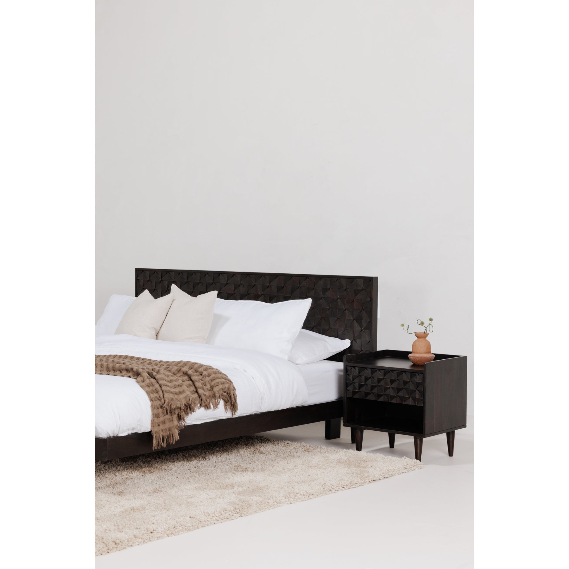 Moes Home Beds Pablo Black Mid-Century Modern Furniture