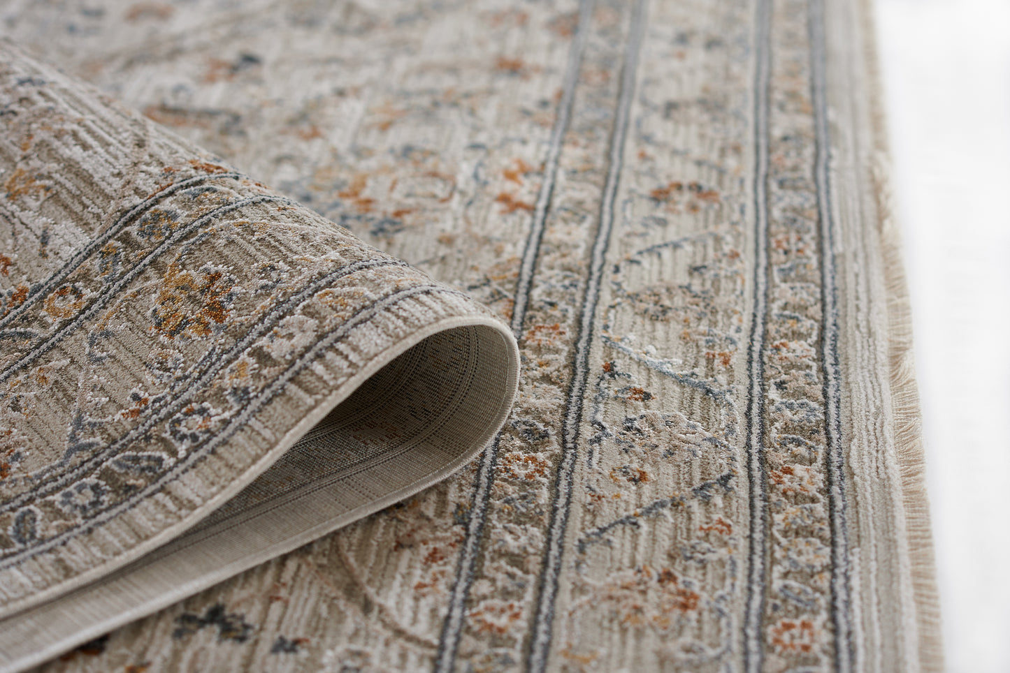 Momeni Cambridge  Cream  Traditional