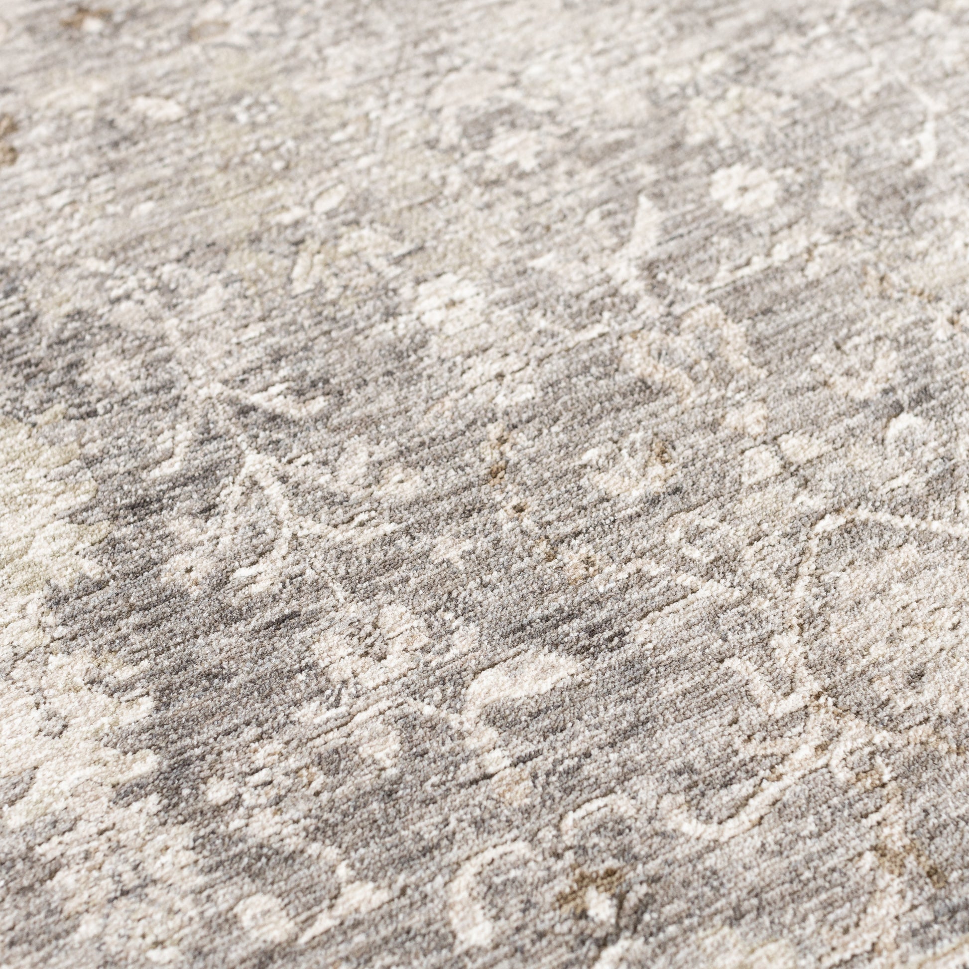 Dalyn Rugs Cyprus  Aloe  Traditional