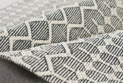 Momeni Ember  Black  Contemporary