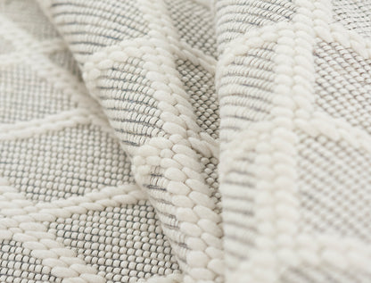 Momeni Ember  Ivory  Contemporary