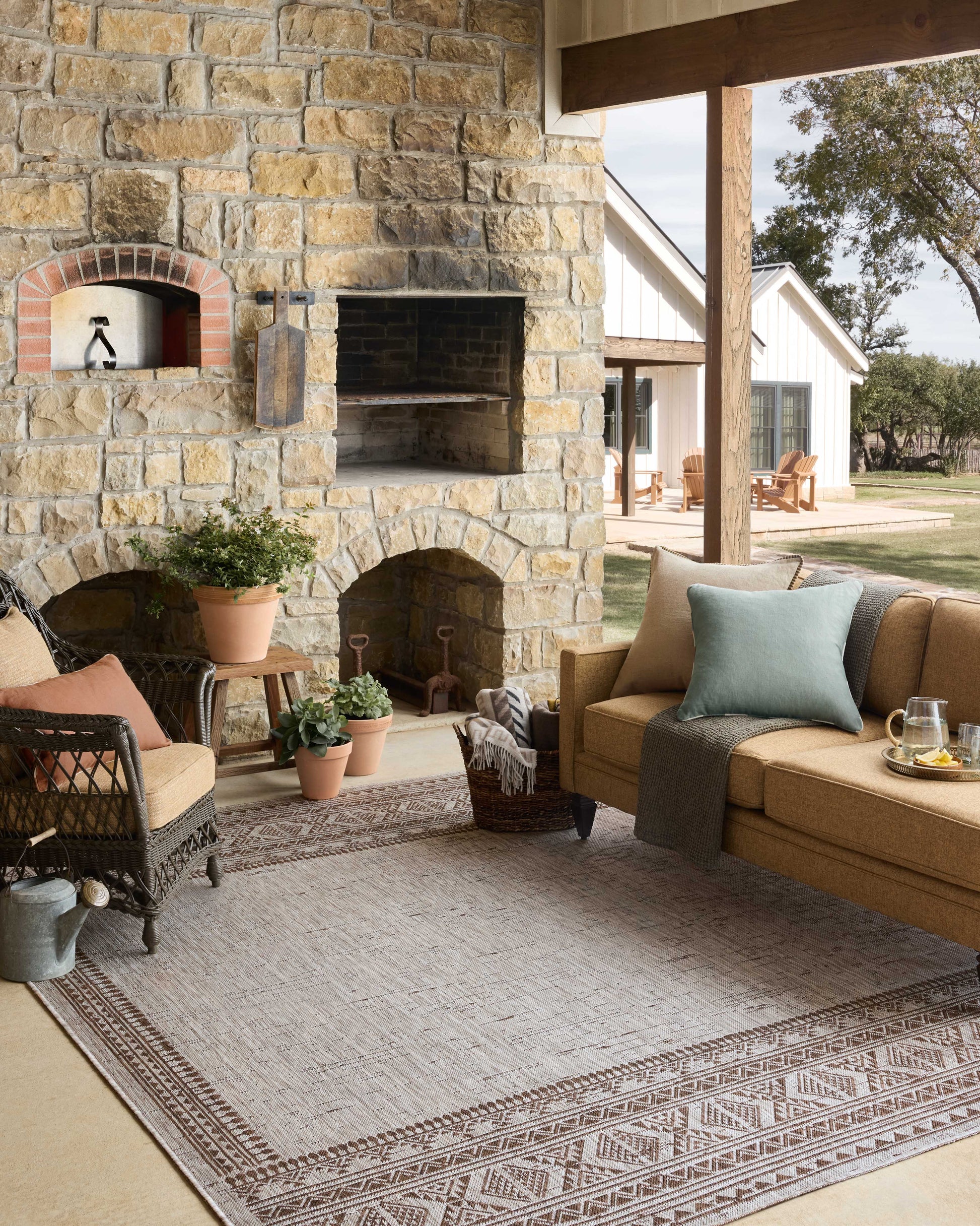 Loloi II Easton  Coffee Dove Indoor/Outdoor