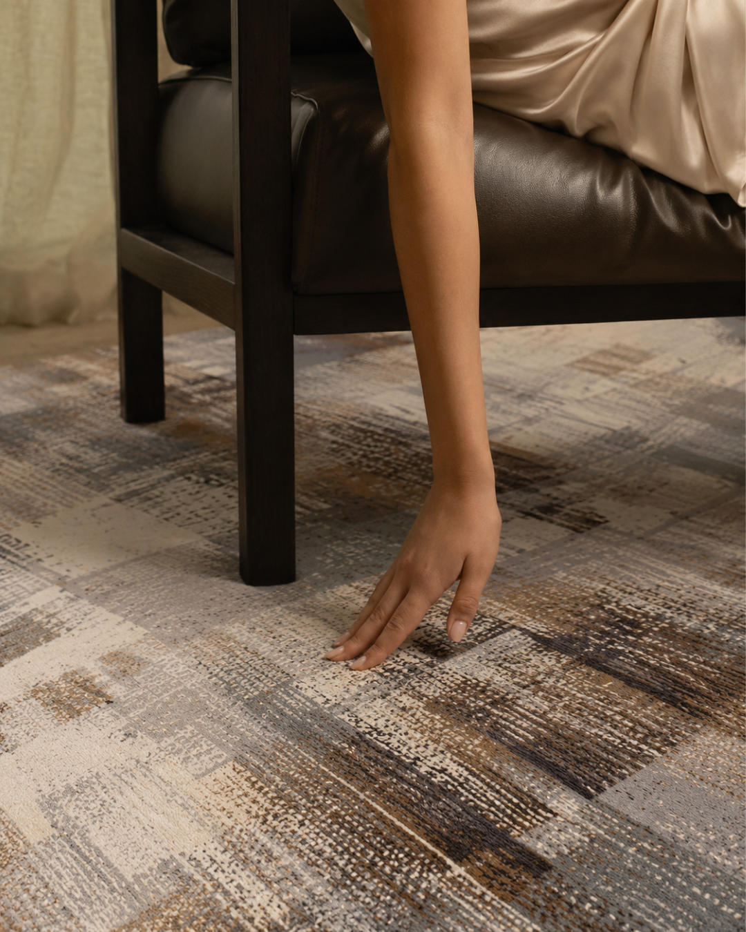 Feizy Clio 39LWF Ivory Multi – Blue and ivory abstract area rug beneath a contemporary dining table.