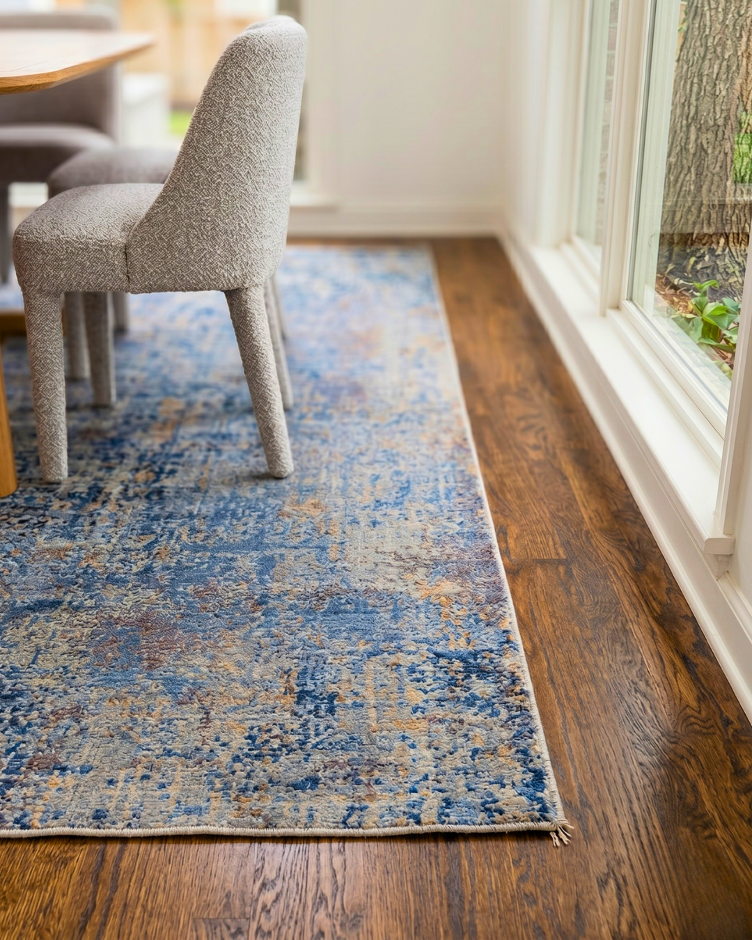 Feizy Pryor Rug 39NGF Blue Multi abstract rug in modern lifestyle setting