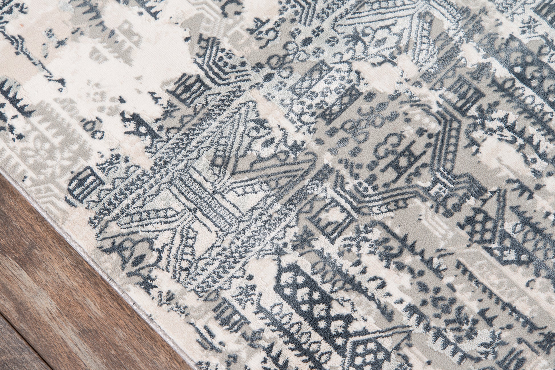 Momeni Genevieve  Grey  Traditional