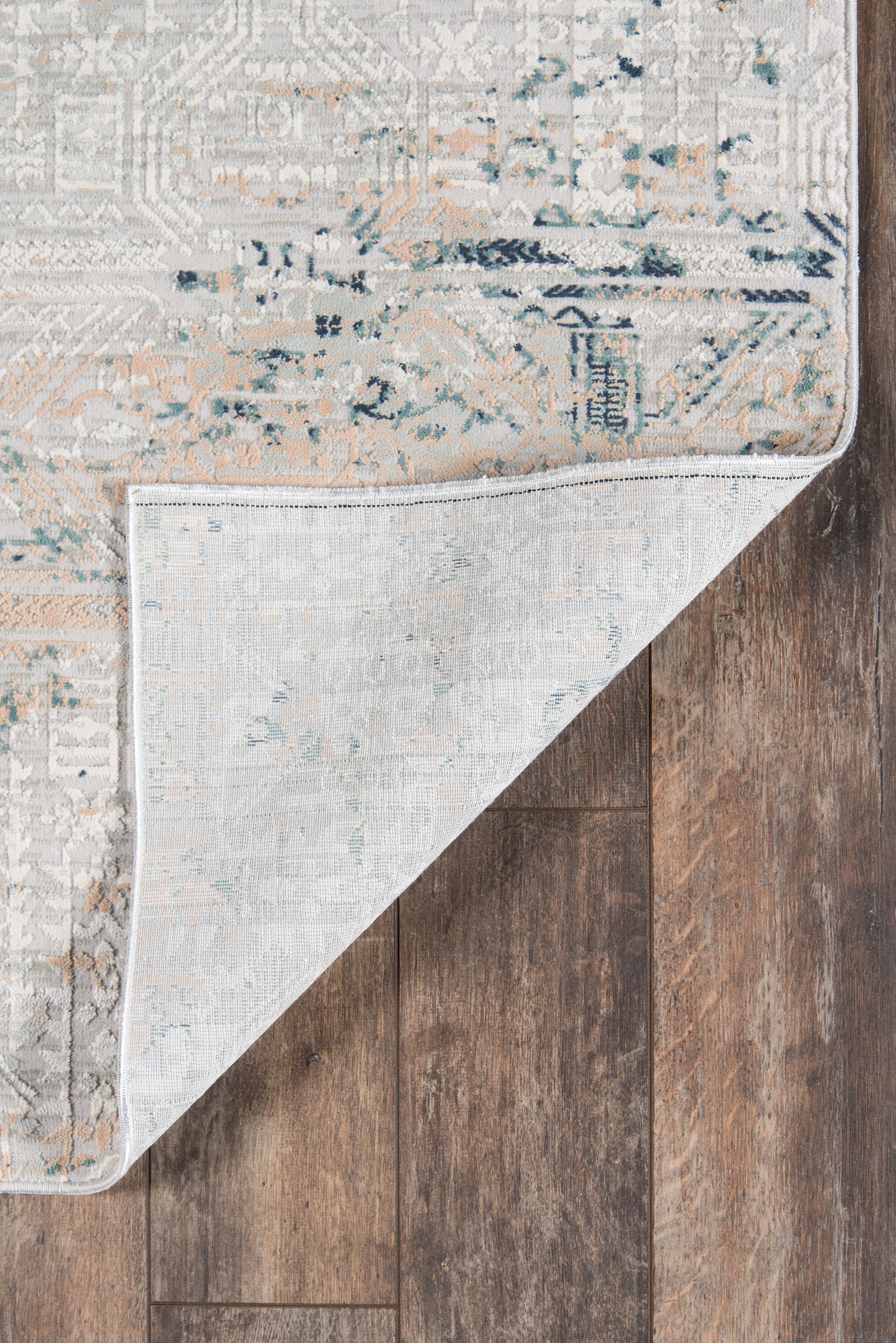 Momeni Genevieve  Silver  Traditional