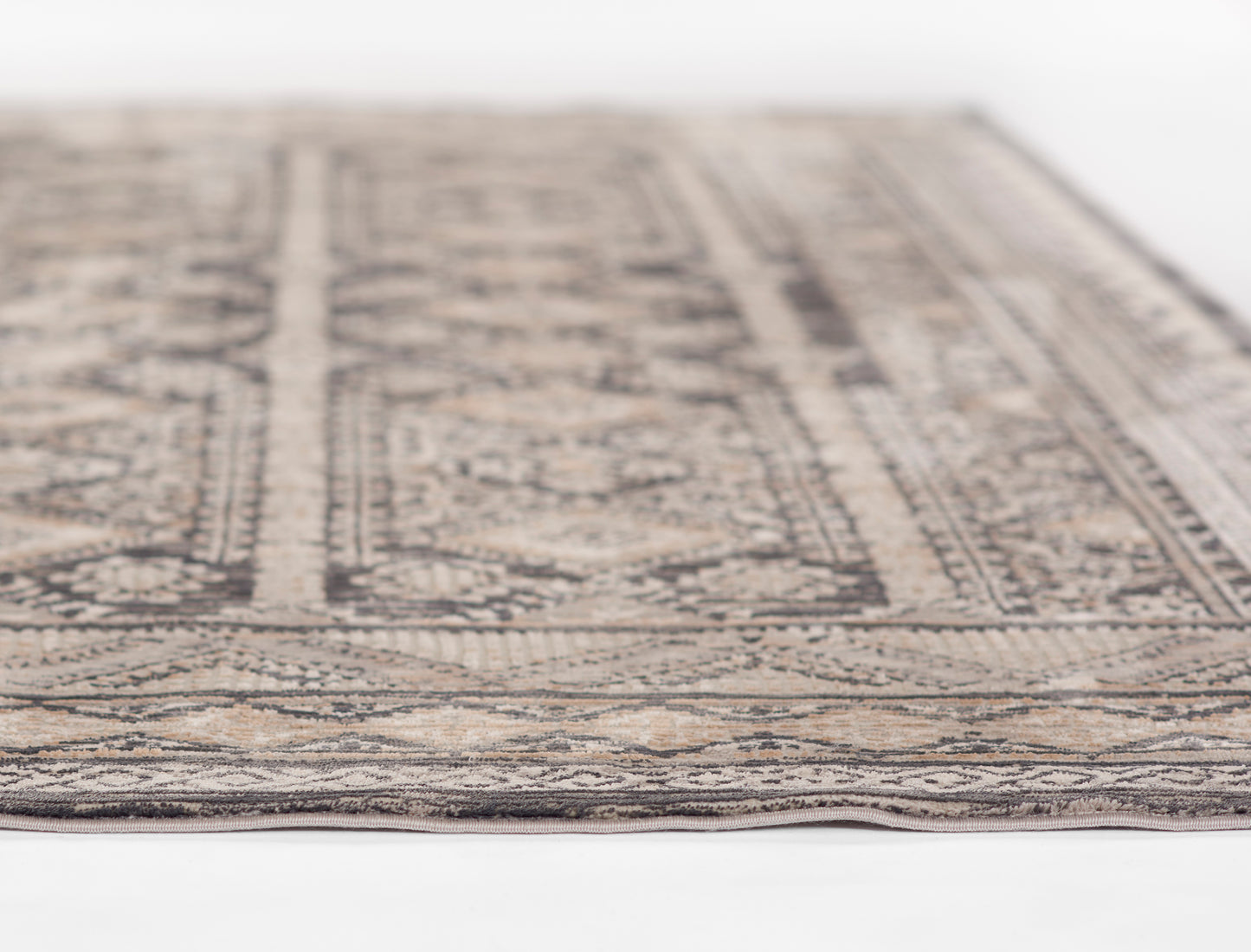 Momeni Genevieve  Charcoal  Southwestern