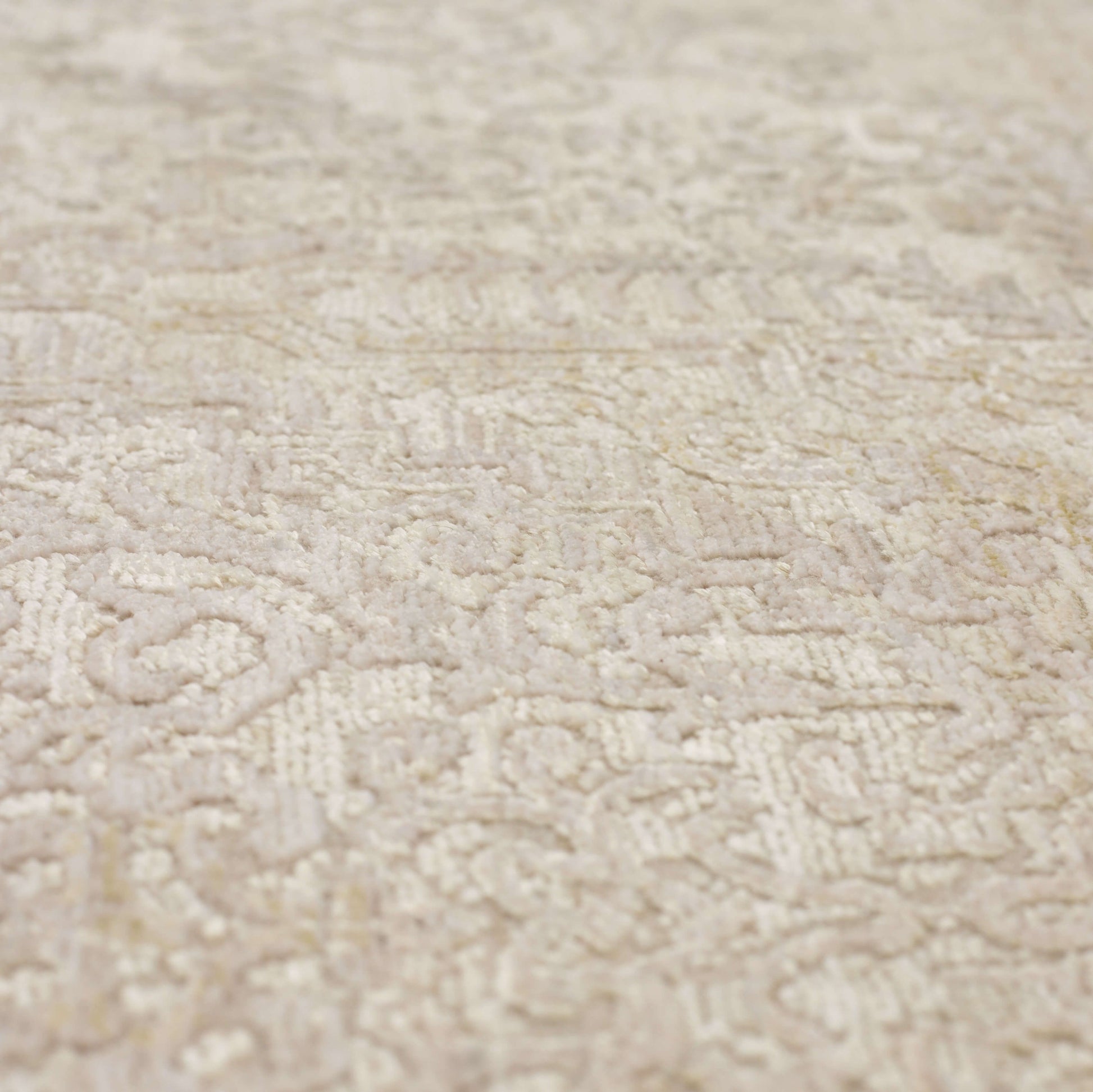 Karastan Surrey Hills  Flaxen Beige  Traditional