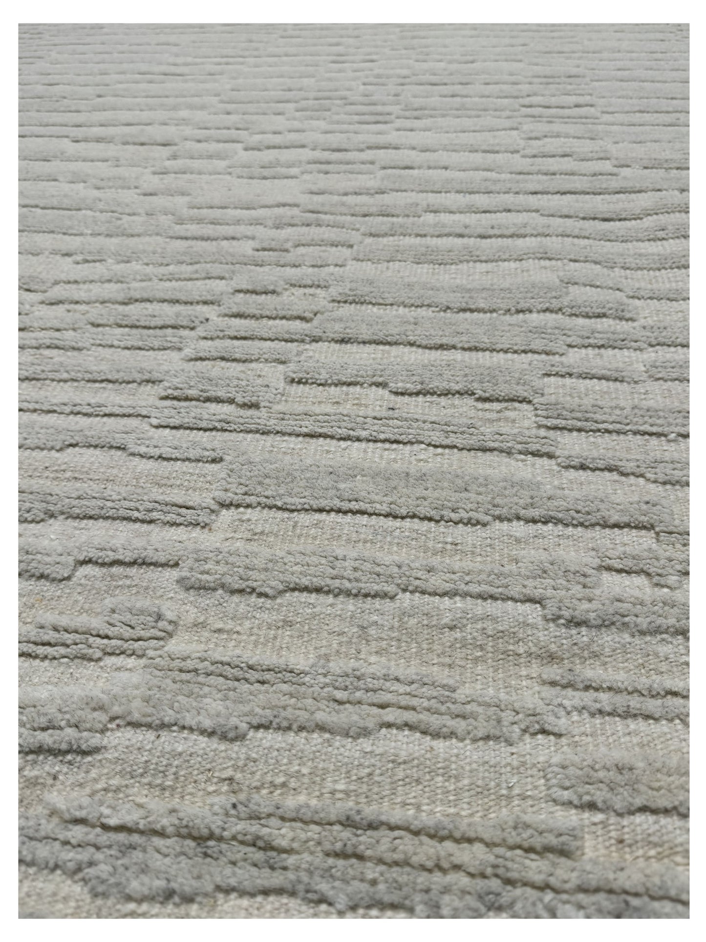 Artisan Harmony  White White Transitional Knotted Rug