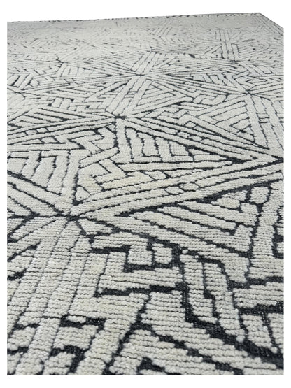Artisan Harmony  White Black Contemporary Knotted Rug