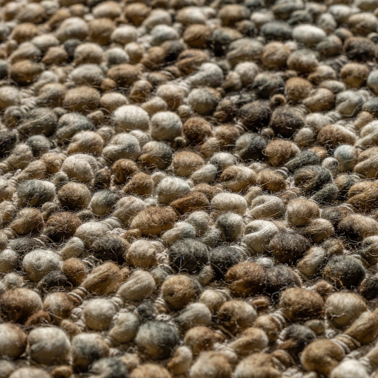 Dalyn Rugs Hanu  Chocolate  Transitional