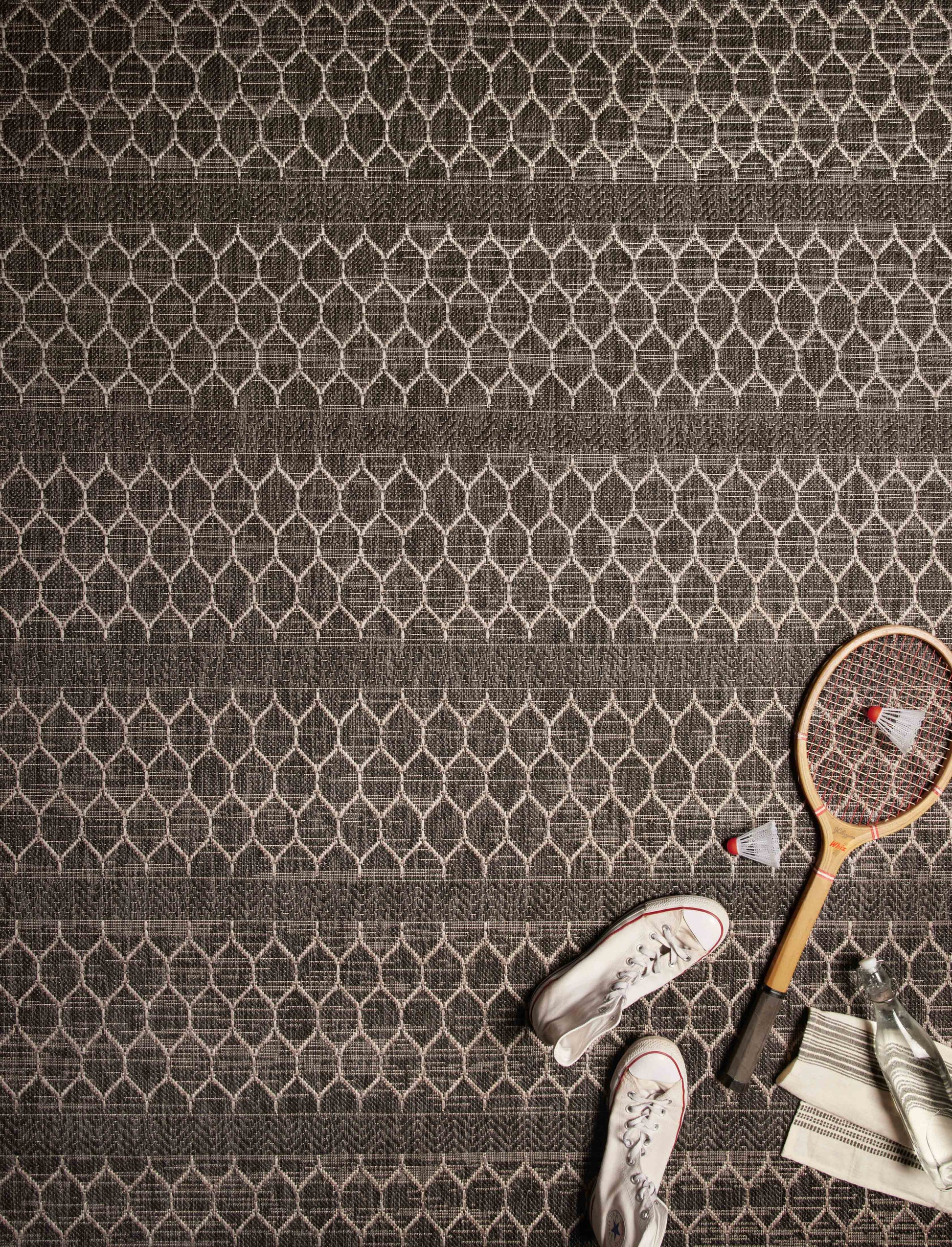 Loloi Isle  Black Grey Indoor/Outdoor