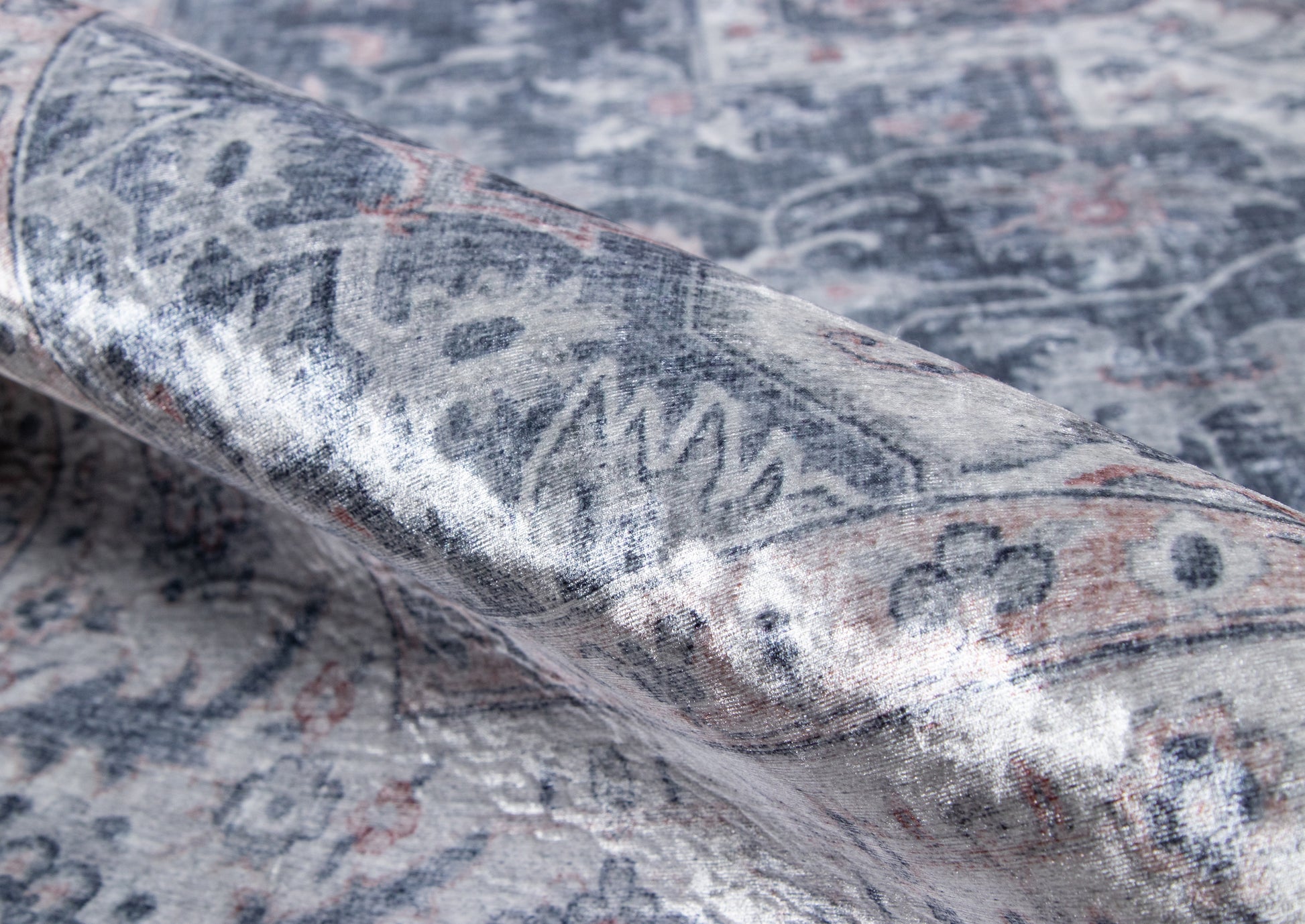 Momeni Karachi  Grey  Traditional