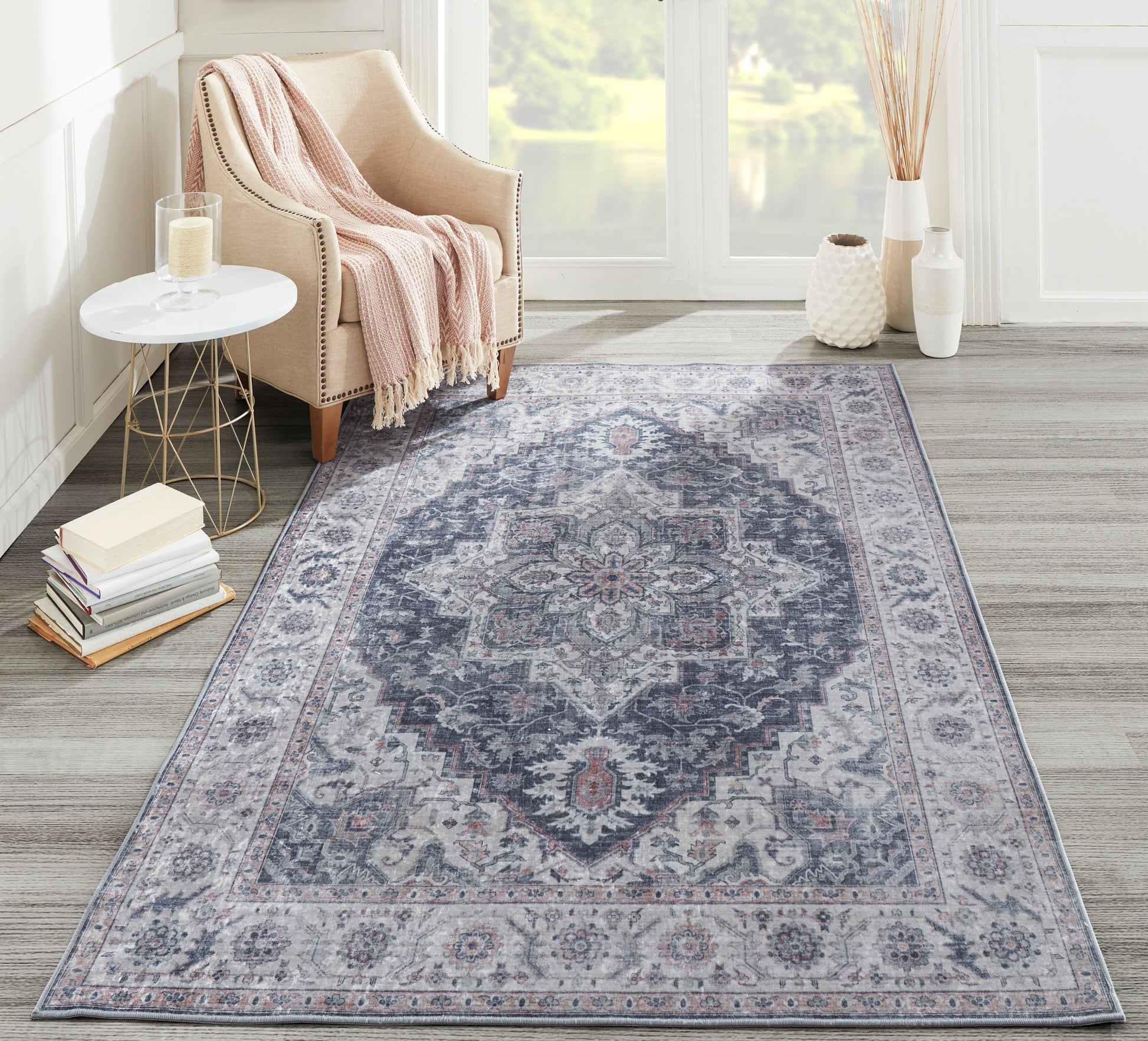 Momeni Karachi  Grey  Traditional