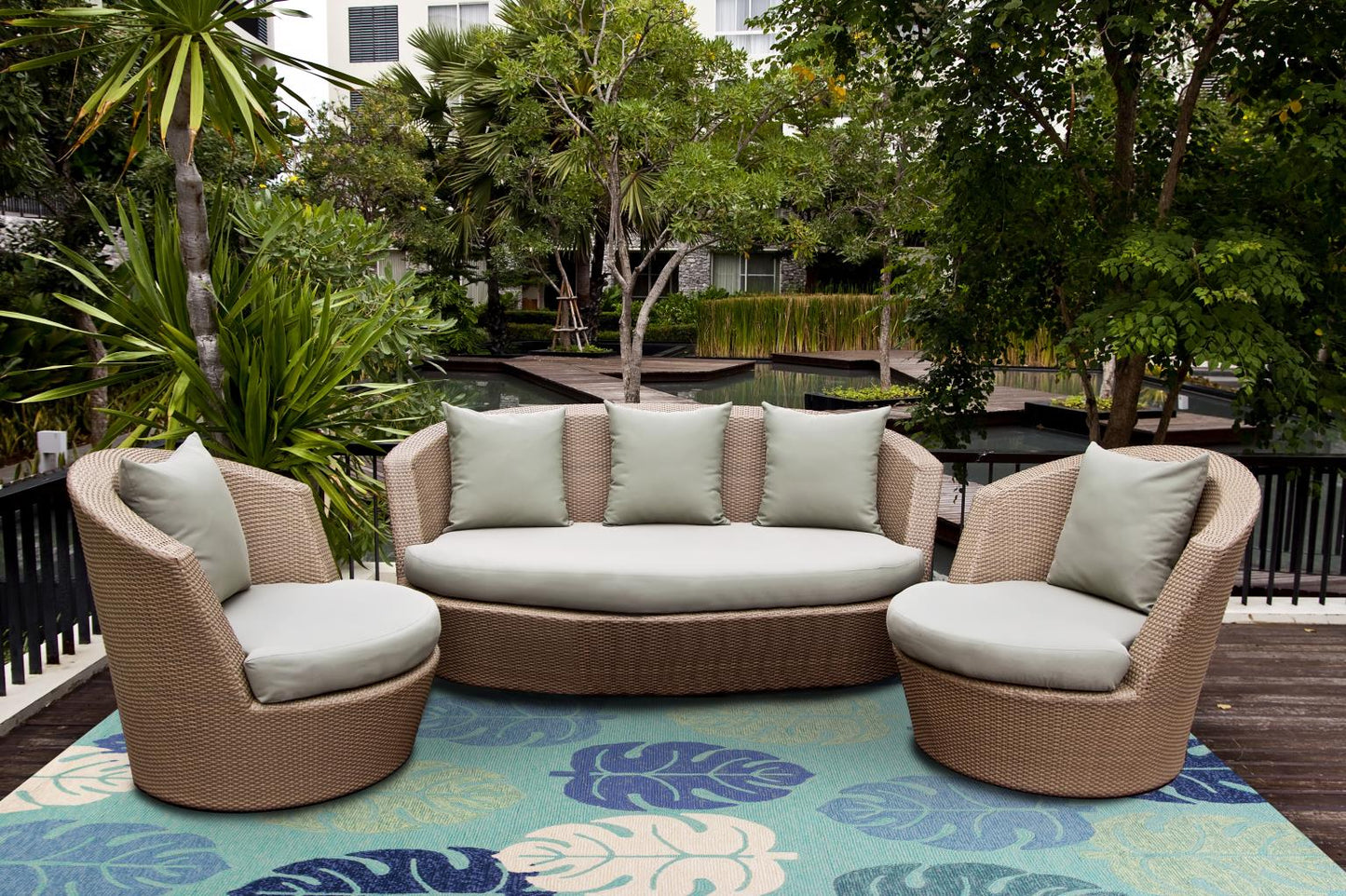 Kas Harbor 4228 Turquoise  Indoor/Outdoor Hand Hooked Rug