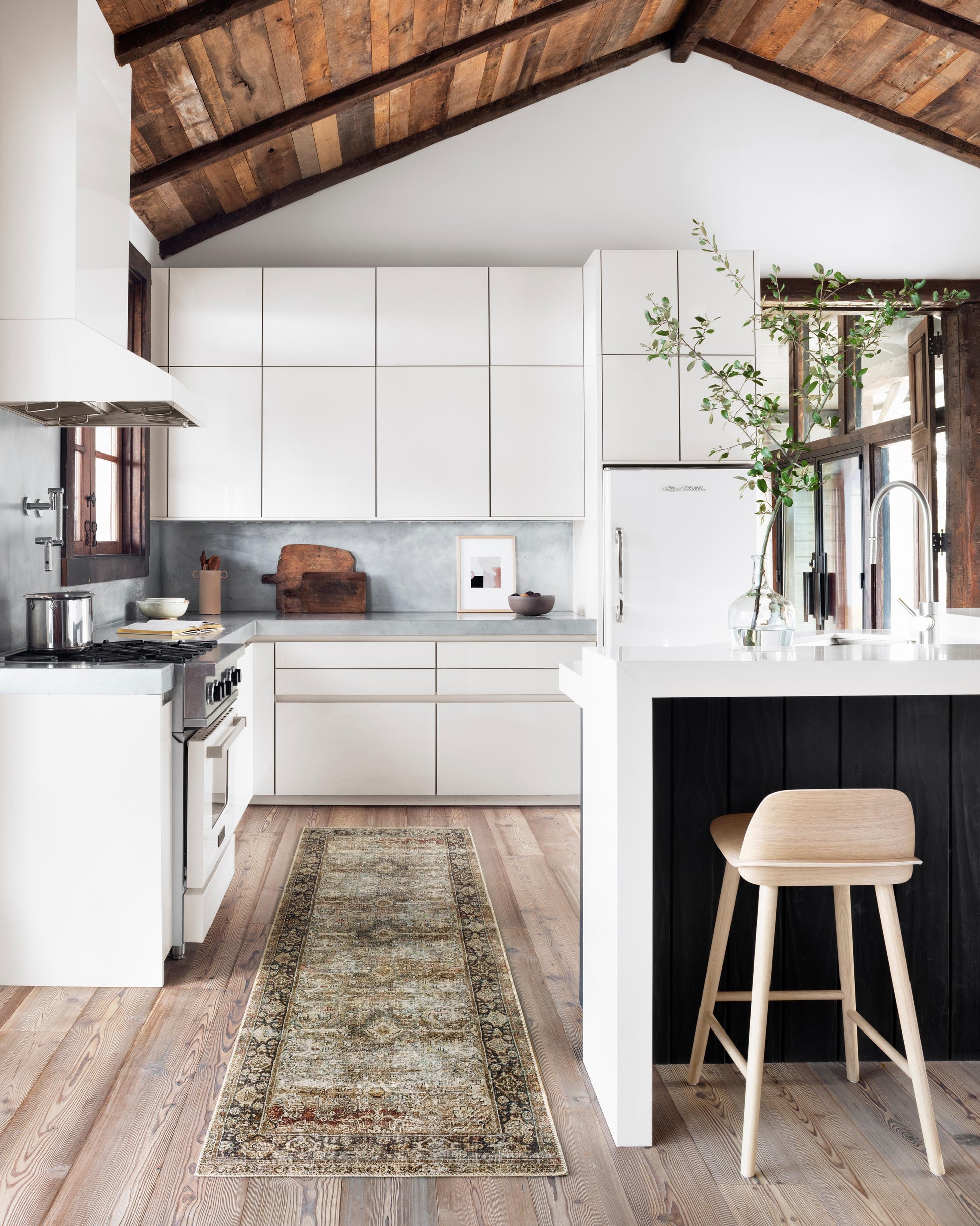 Loloi Layla  Olive Charcoal Traditional