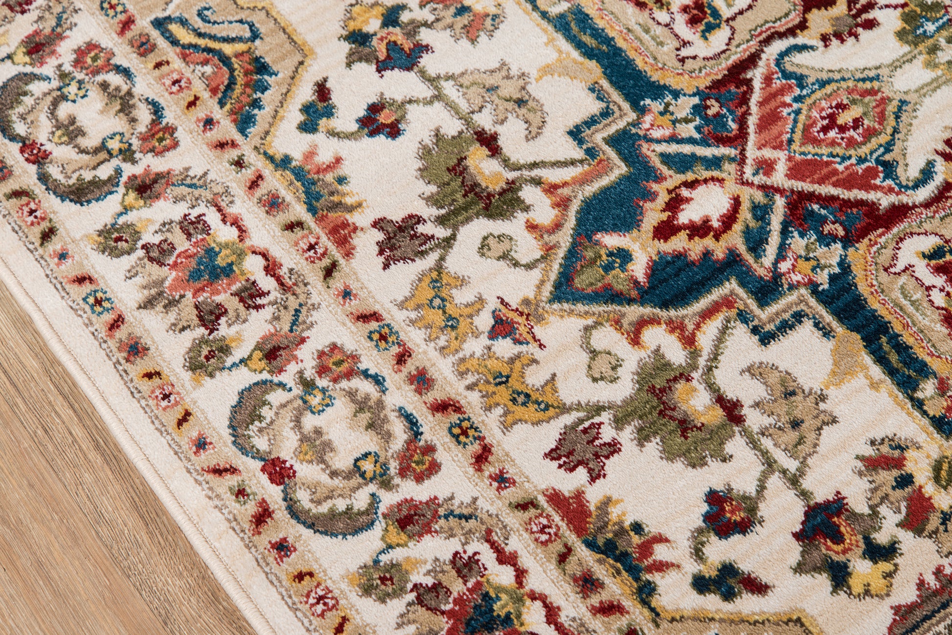 Momeni Lenox  Ivory  Traditional
