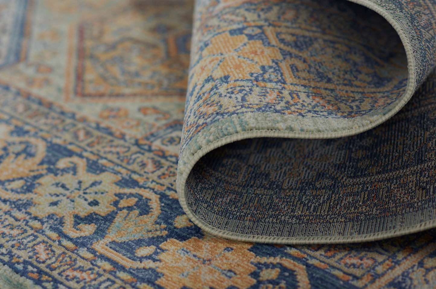 Momeni Lillihan  Seafoam  Traditional