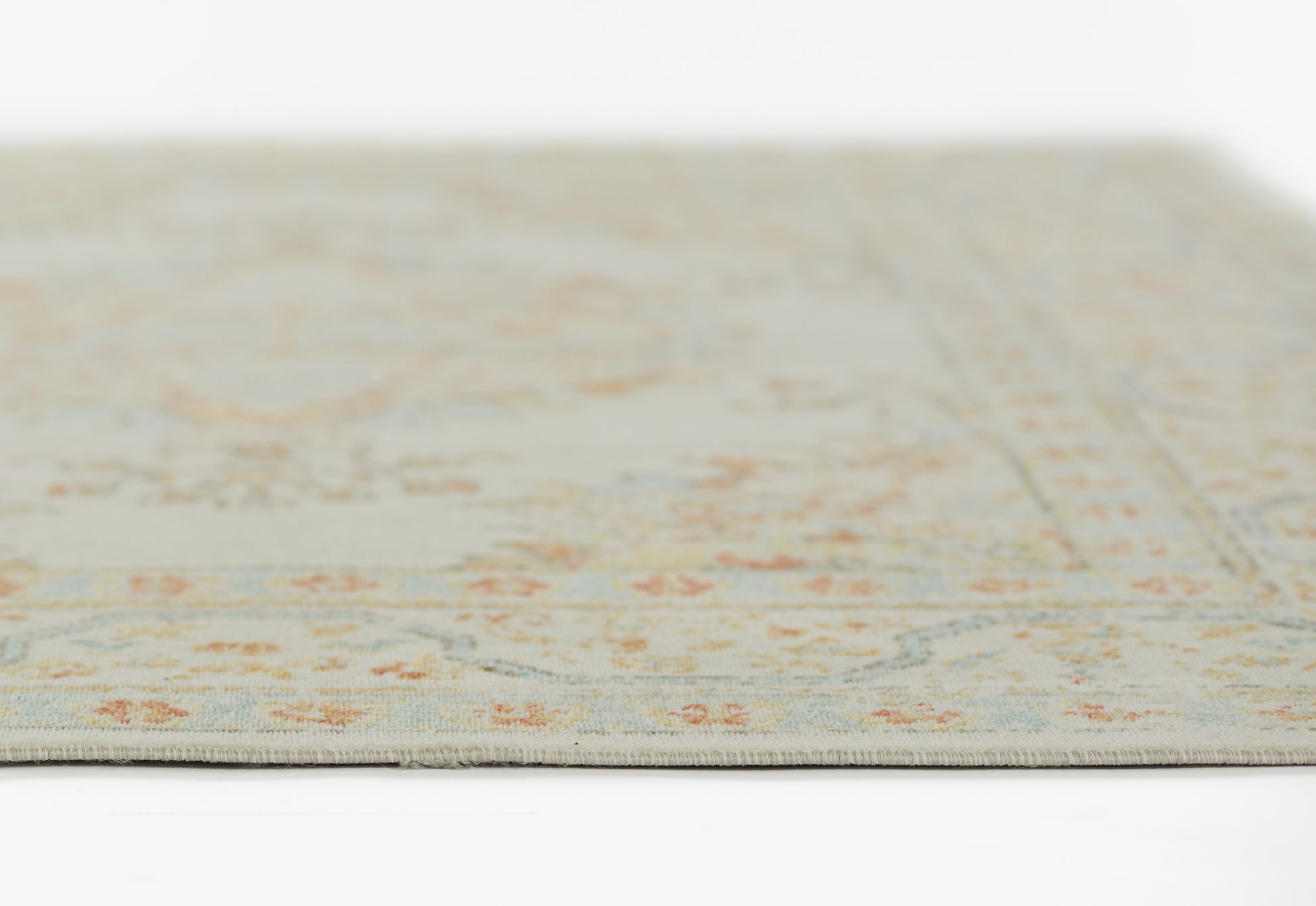 Momeni Lillihan  Ivory  Traditional