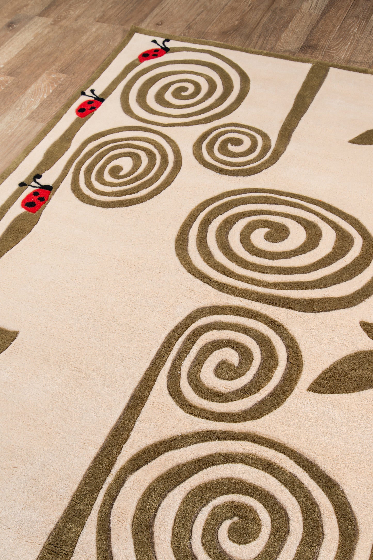 Momeni Lil Mo Whimsy  Ivory  Contemporary