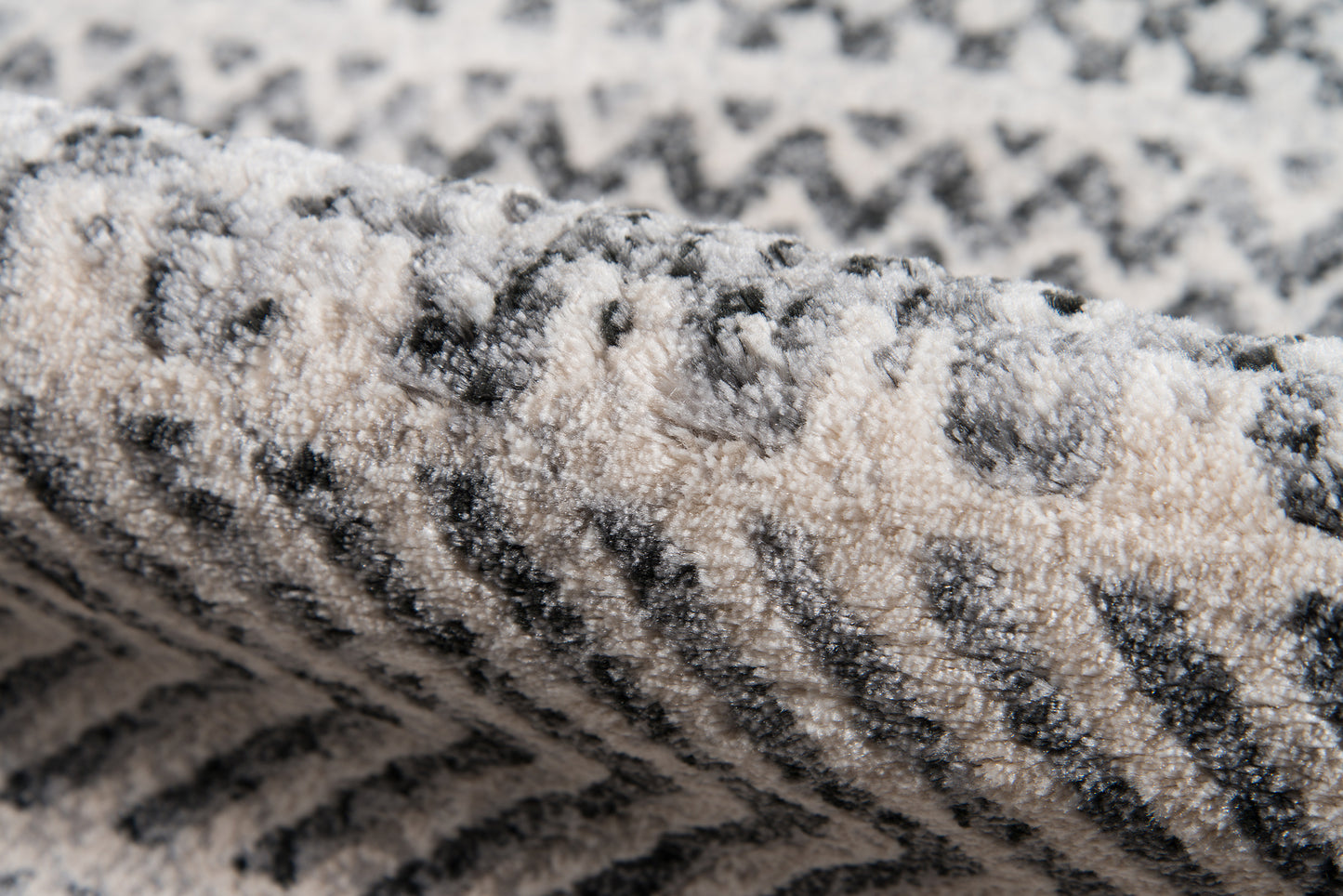 Momeni Logan  Grey  Contemporary