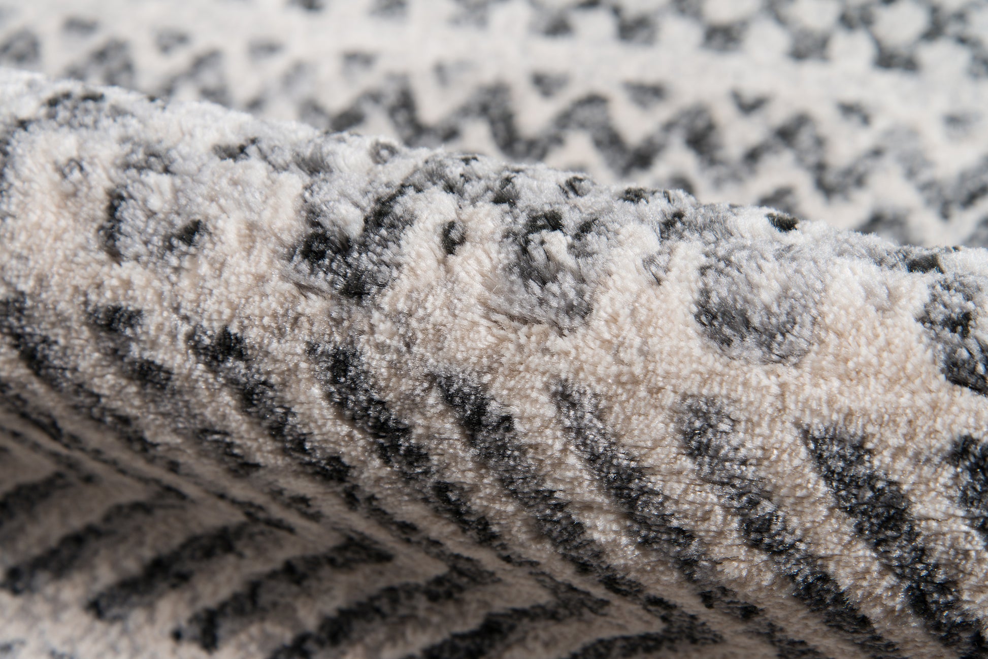 Momeni Logan  Grey  Contemporary