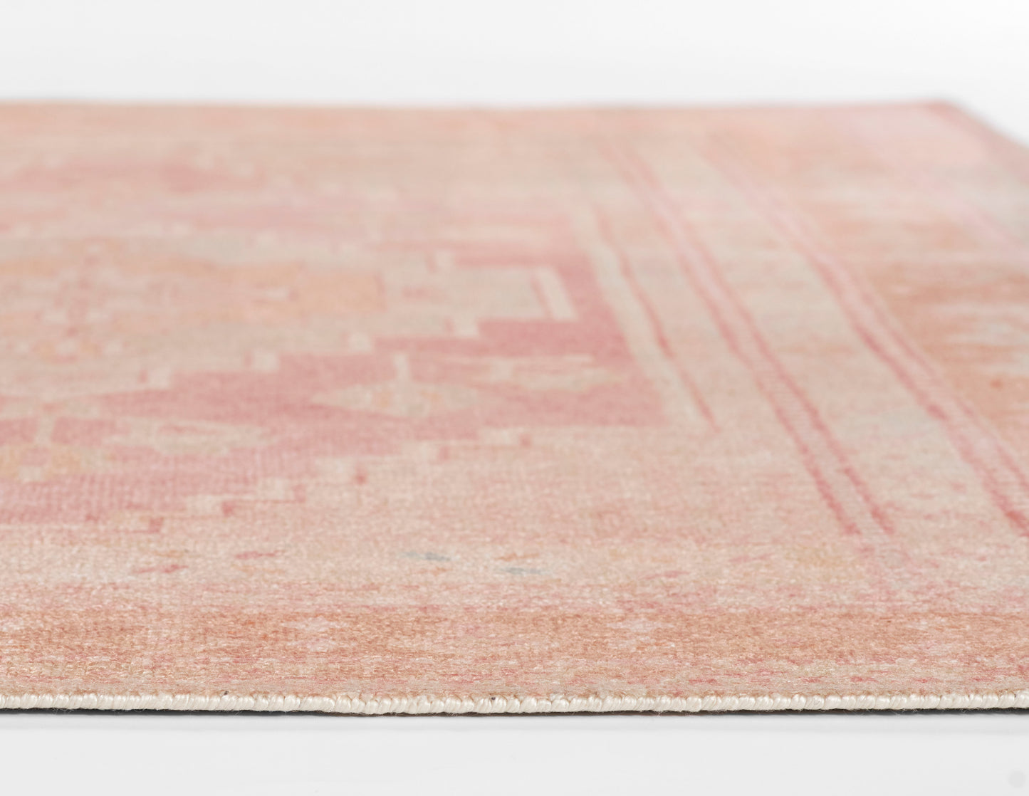 Momeni Luna  Pink  Traditional