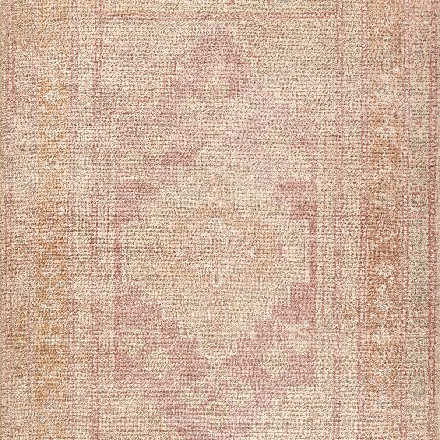Momeni Luna  Pink  Traditional