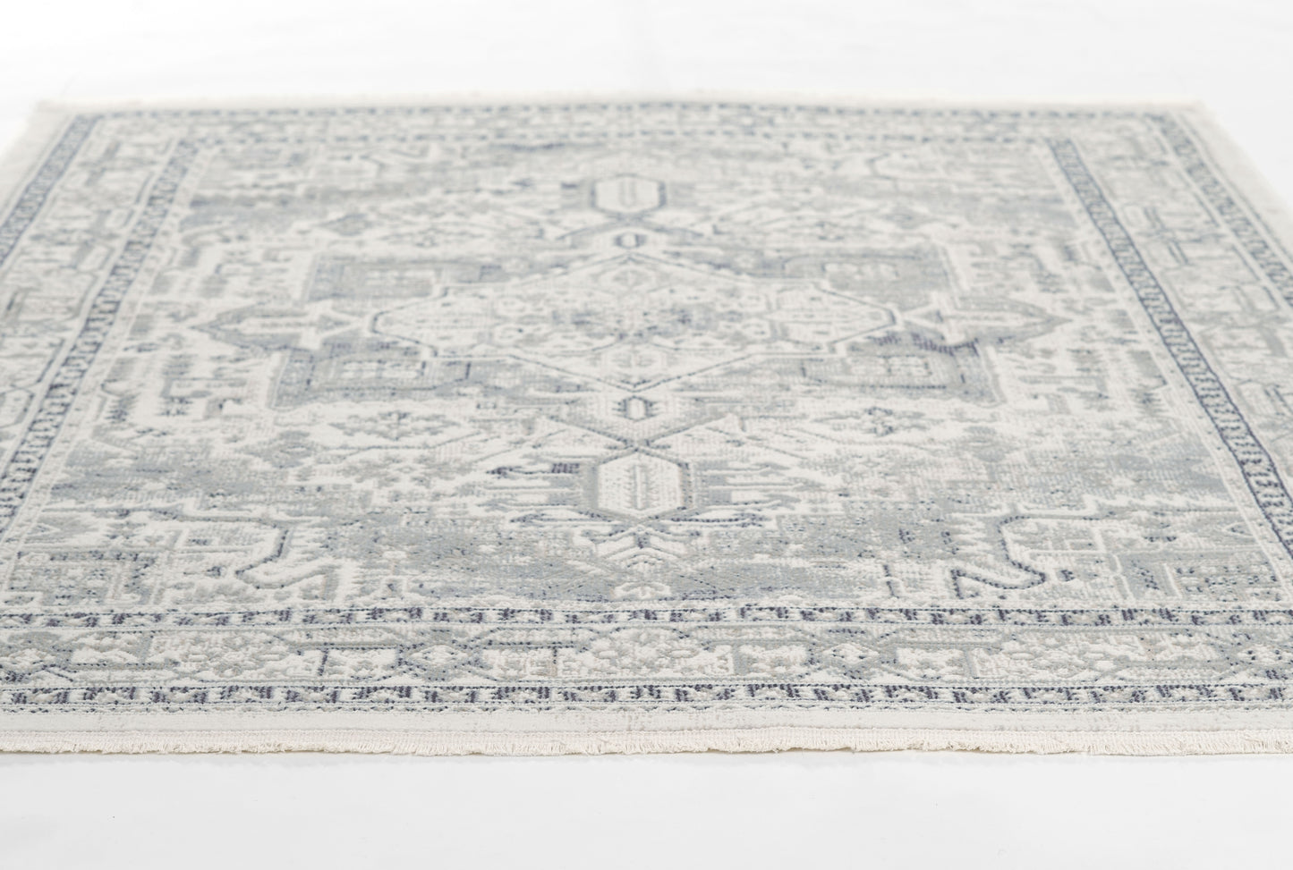 Momeni Menlo  Blue  Traditional