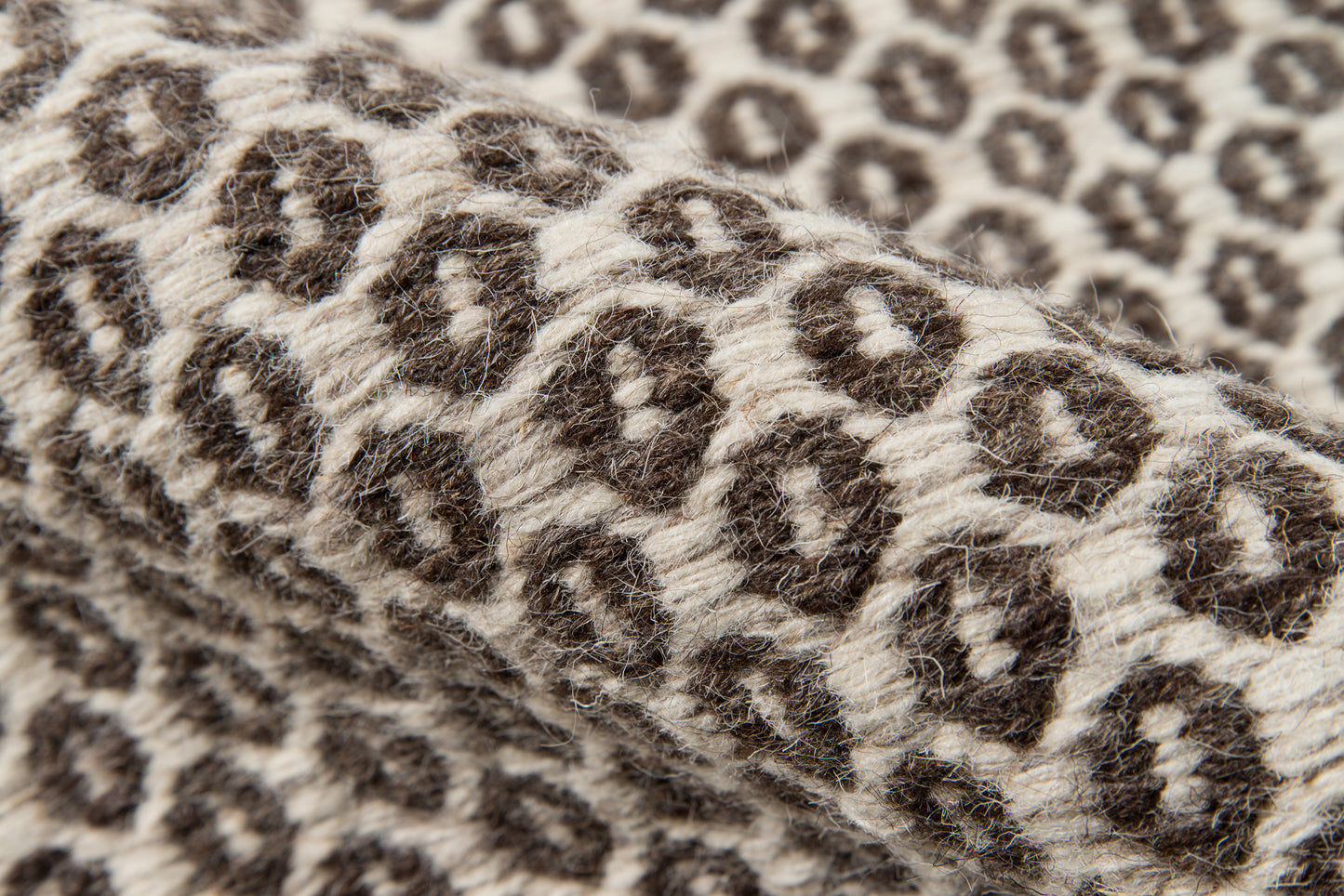 Momeni Mesa  Brown  Contemporary