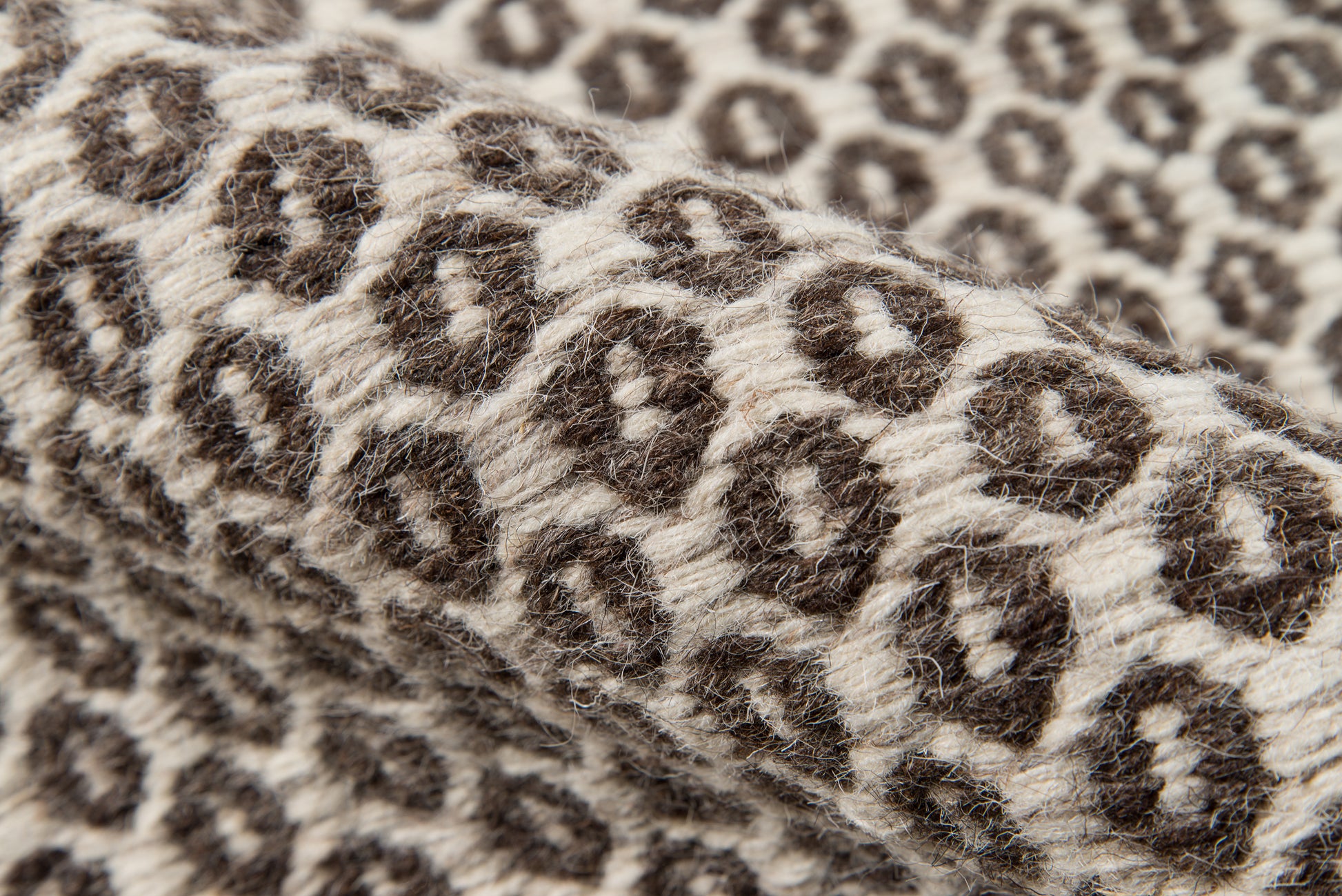 Momeni Mesa  Brown  Contemporary