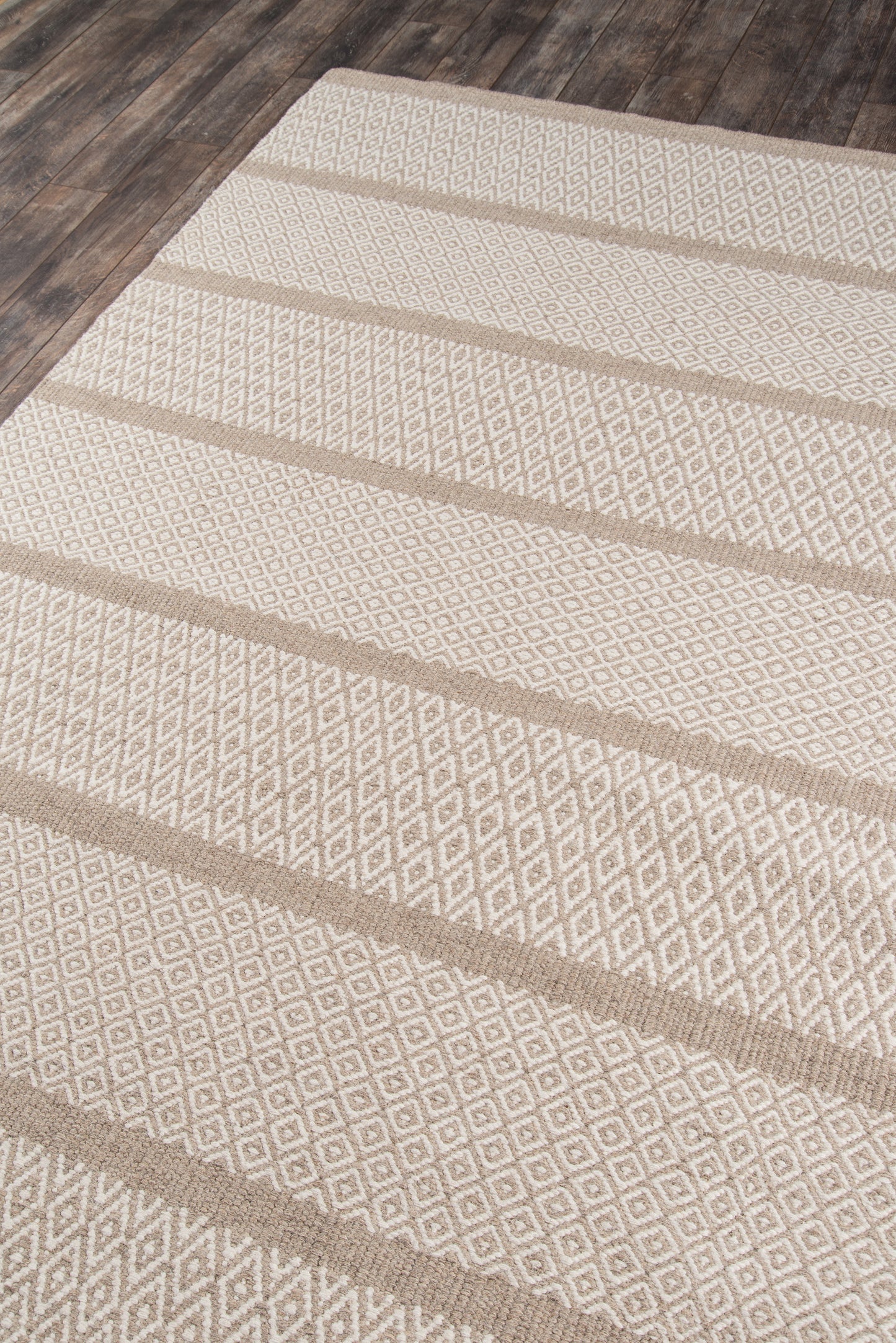 Momeni Mesa  Beige  Contemporary