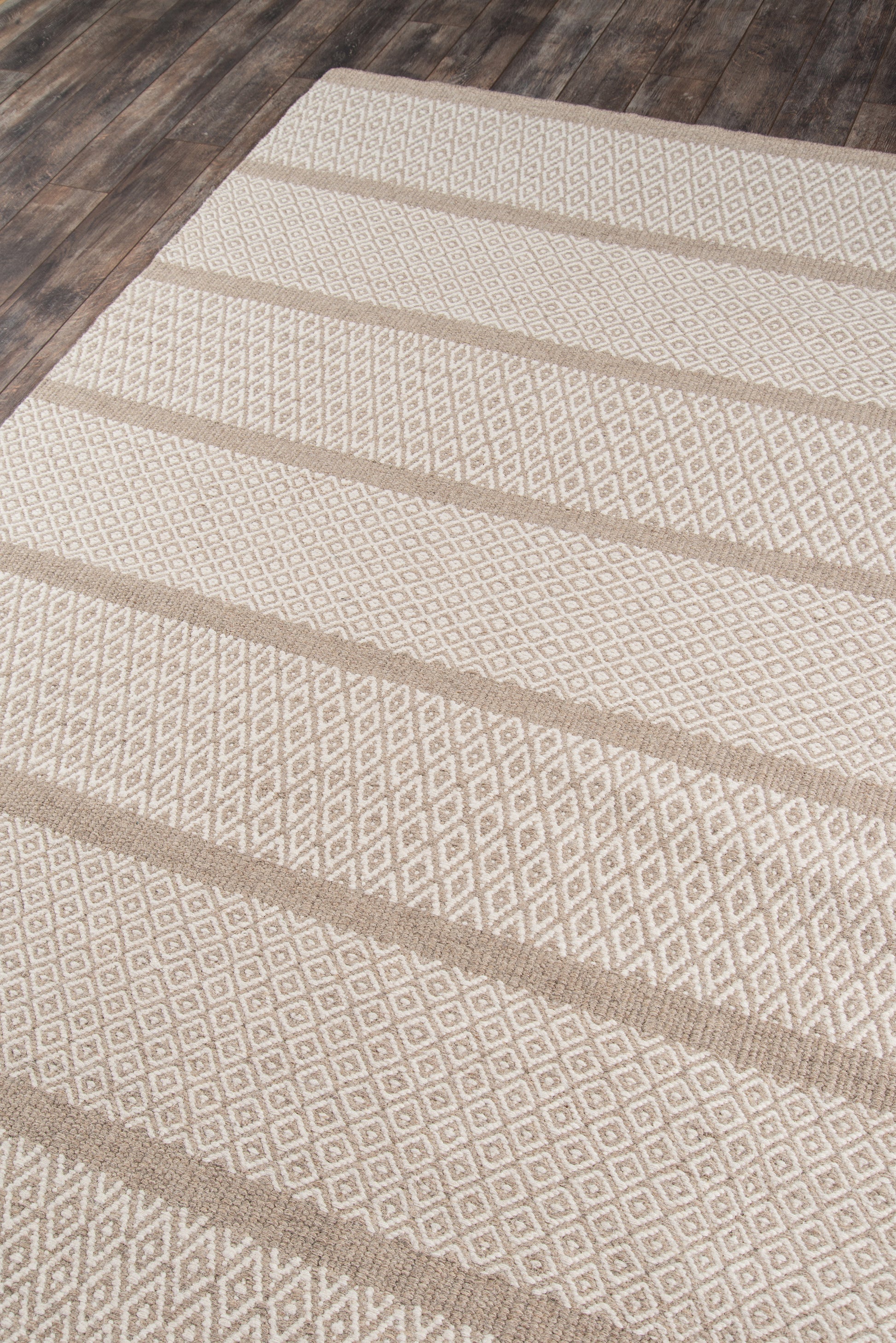Momeni Mesa  Beige  Contemporary